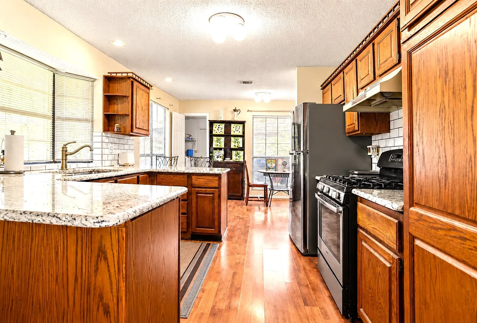 Single Family Residence For Sale in Dallas County , 5309 Deep Canyon Drive, Garland, Texas 75043, 3 Bedroom, 2 Bathroom, 2 Garage spaces, 1,996 Sqft, built in 1984, mls#21371988, Real Estate Agent in Garland, Homes For Sale in Dallas county, Homes For Sale in Garland, Realtor in Garland Texas, Real Estate Brokerage Independent Realty Texas, Luminita Cordes Realtor