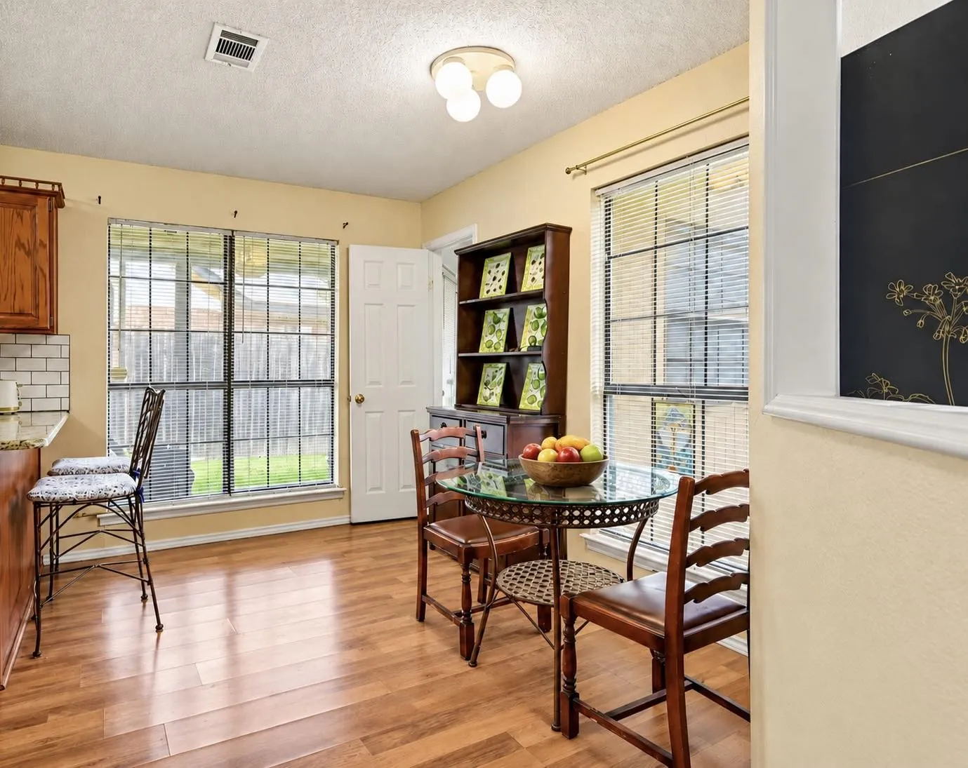Single Family Residence For Sale in Dallas County , 5309 Deep Canyon Drive, Garland, Texas 75043, 3 Bedroom, 2 Bathroom, 2 Garage spaces, 1,996 Sqft, built in 1984, mls#21371988, Real Estate Agent in Garland, Homes For Sale in Dallas county, Homes For Sale in Garland, Realtor in Garland Texas, Real Estate Brokerage Independent Realty Texas, Luminita Cordes Realtor
