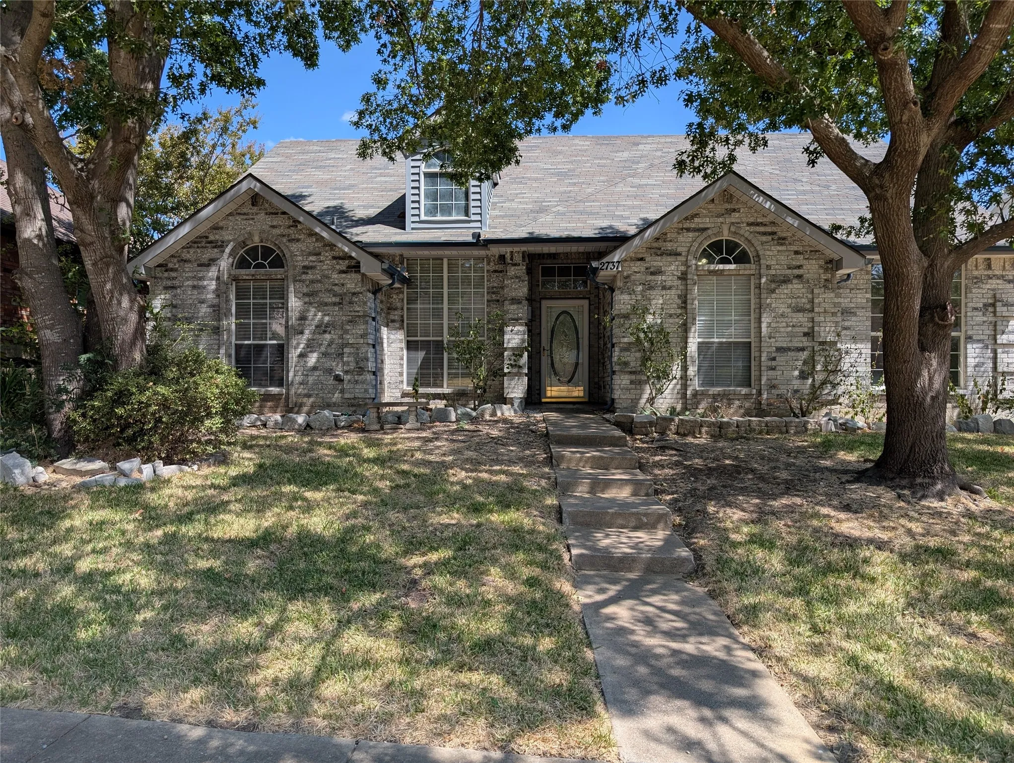 Single Family Residence For Sale in Dallas County , 2737 Windswept Lane, Mesquite, Texas 75181, 4 Bedroom, 2 Bathroom, 2 Garage spaces, 1,739 Sqft, built in 1998, mls#21379103, Real Estate Agent in Mesquite, Homes For Sale in Dallas county, Homes For Sale in Mesquite, Realtor in Mesquite Texas, Real Estate Brokerage Independent Realty Texas, Luminita Cordes Realtor