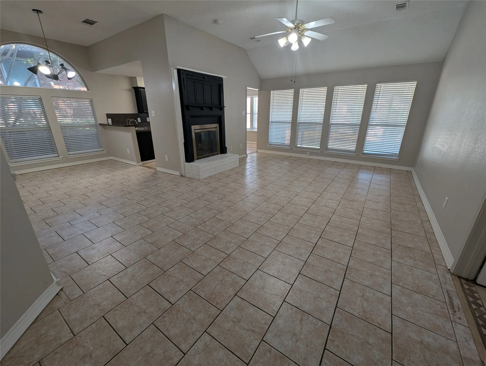 Single Family Residence For Sale in Dallas County , 2737 Windswept Lane, Mesquite, Texas 75181, 4 Bedroom, 2 Bathroom, 2 Garage spaces, 1,739 Sqft, built in 1998, mls#21379103, Real Estate Agent in Mesquite, Homes For Sale in Dallas county, Homes For Sale in Mesquite, Realtor in Mesquite Texas, Real Estate Brokerage Independent Realty Texas, Luminita Cordes Realtor