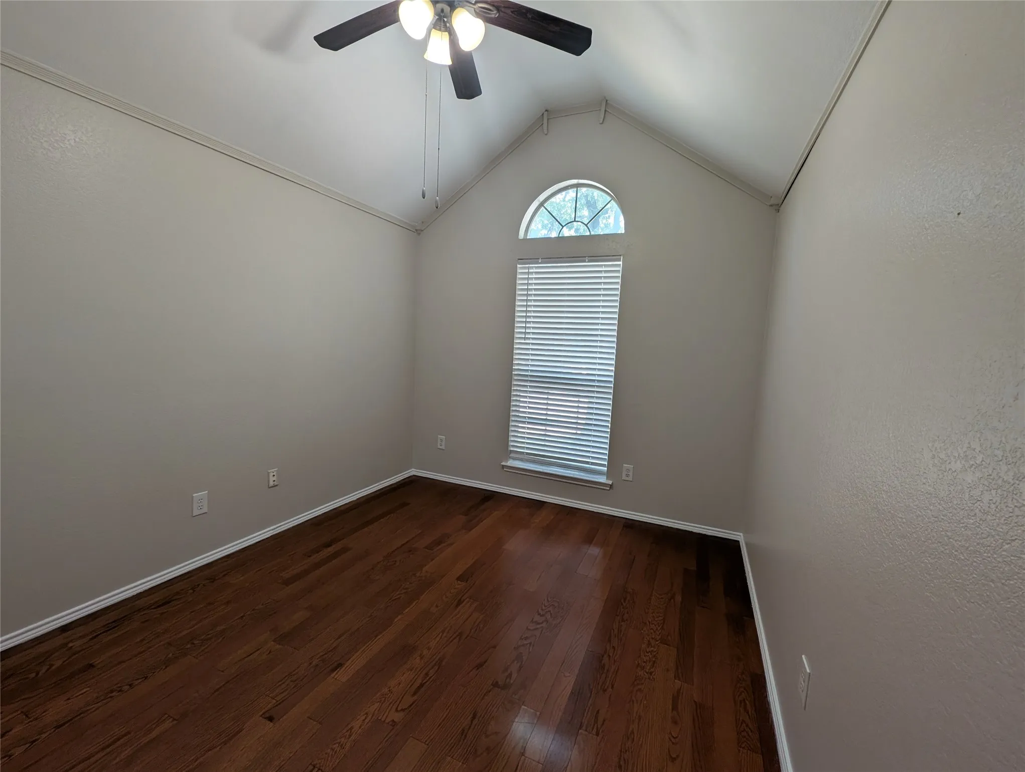 Single Family Residence For Sale in Dallas County , 2737 Windswept Lane, Mesquite, Texas 75181, 4 Bedroom, 2 Bathroom, 2 Garage spaces, 1,739 Sqft, built in 1998, mls#21379103, Real Estate Agent in Mesquite, Homes For Sale in Dallas county, Homes For Sale in Mesquite, Realtor in Mesquite Texas, Real Estate Brokerage Independent Realty Texas, Luminita Cordes Realtor