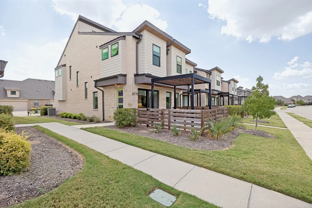 HUGE end townhome in the #1 Master planned community in ALL of Dallas Fort Worth.  Come see why!  The Original owners just moved to their new home.. NEVER rented and it SHOWS... VERY clean