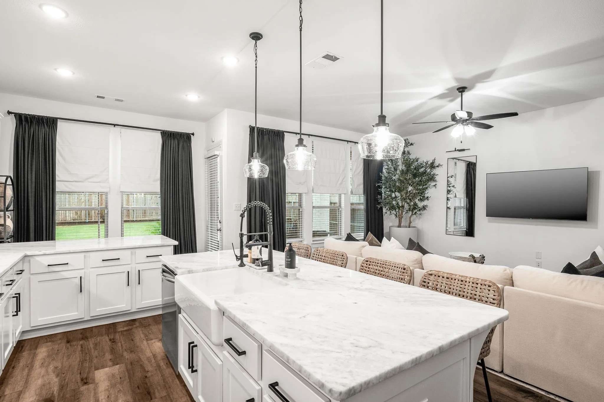 Huge island, stainless steel appliances and lots of storage.