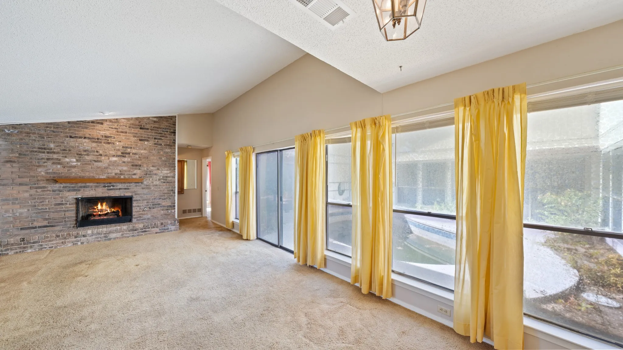 Single Family Residence For Sale in Collin County , 3017 Bandolino Lane, Plano, Texas 75075, 4 Bedroom, 2 Bathroom, 2 Garage spaces, 2,043 Sqft, built in 1979, mls#21375514, Real Estate Agent in Plano, Homes For Sale in Collin county, Homes For Sale in Plano, Realtor in Plano Texas, Real Estate Brokerage Independent Realty Texas, Luminita Cordes Realtor