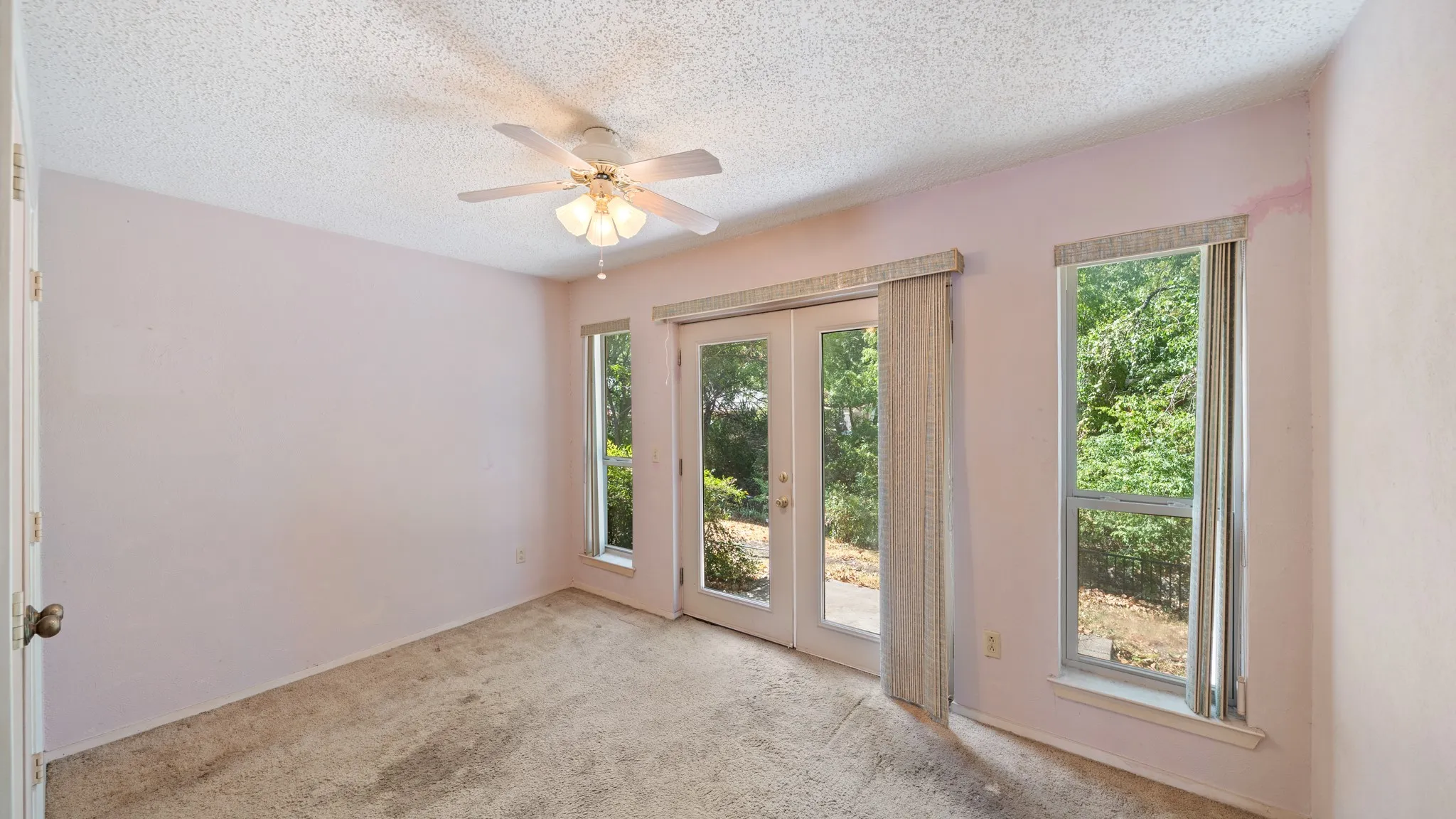 Single Family Residence For Sale in Collin County , 3017 Bandolino Lane, Plano, Texas 75075, 4 Bedroom, 2 Bathroom, 2 Garage spaces, 2,043 Sqft, built in 1979, mls#21375514, Real Estate Agent in Plano, Homes For Sale in Collin county, Homes For Sale in Plano, Realtor in Plano Texas, Real Estate Brokerage Independent Realty Texas, Luminita Cordes Realtor