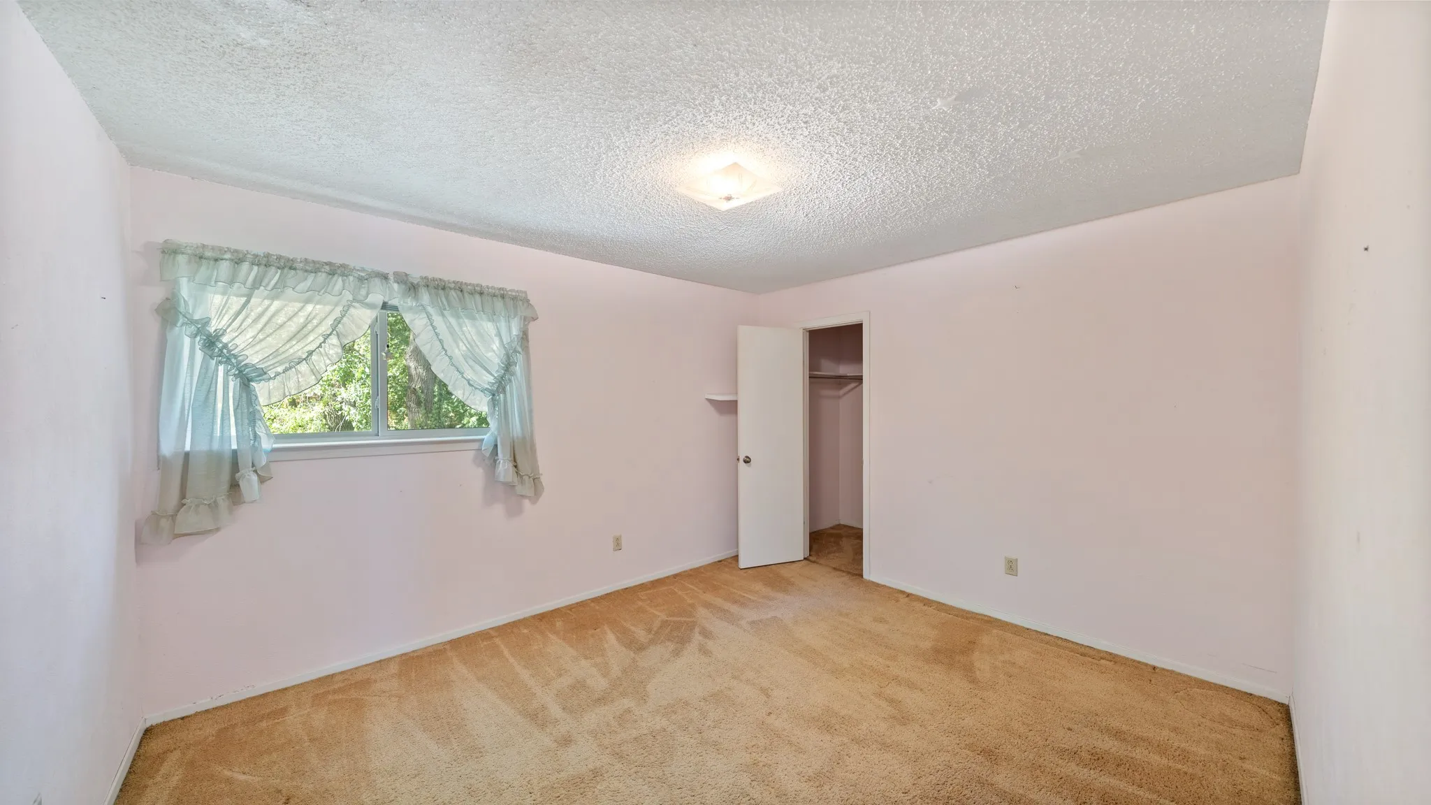 Single Family Residence For Sale in Collin County , 3017 Bandolino Lane, Plano, Texas 75075, 4 Bedroom, 2 Bathroom, 2 Garage spaces, 2,043 Sqft, built in 1979, mls#21375514, Real Estate Agent in Plano, Homes For Sale in Collin county, Homes For Sale in Plano, Realtor in Plano Texas, Real Estate Brokerage Independent Realty Texas, Luminita Cordes Realtor