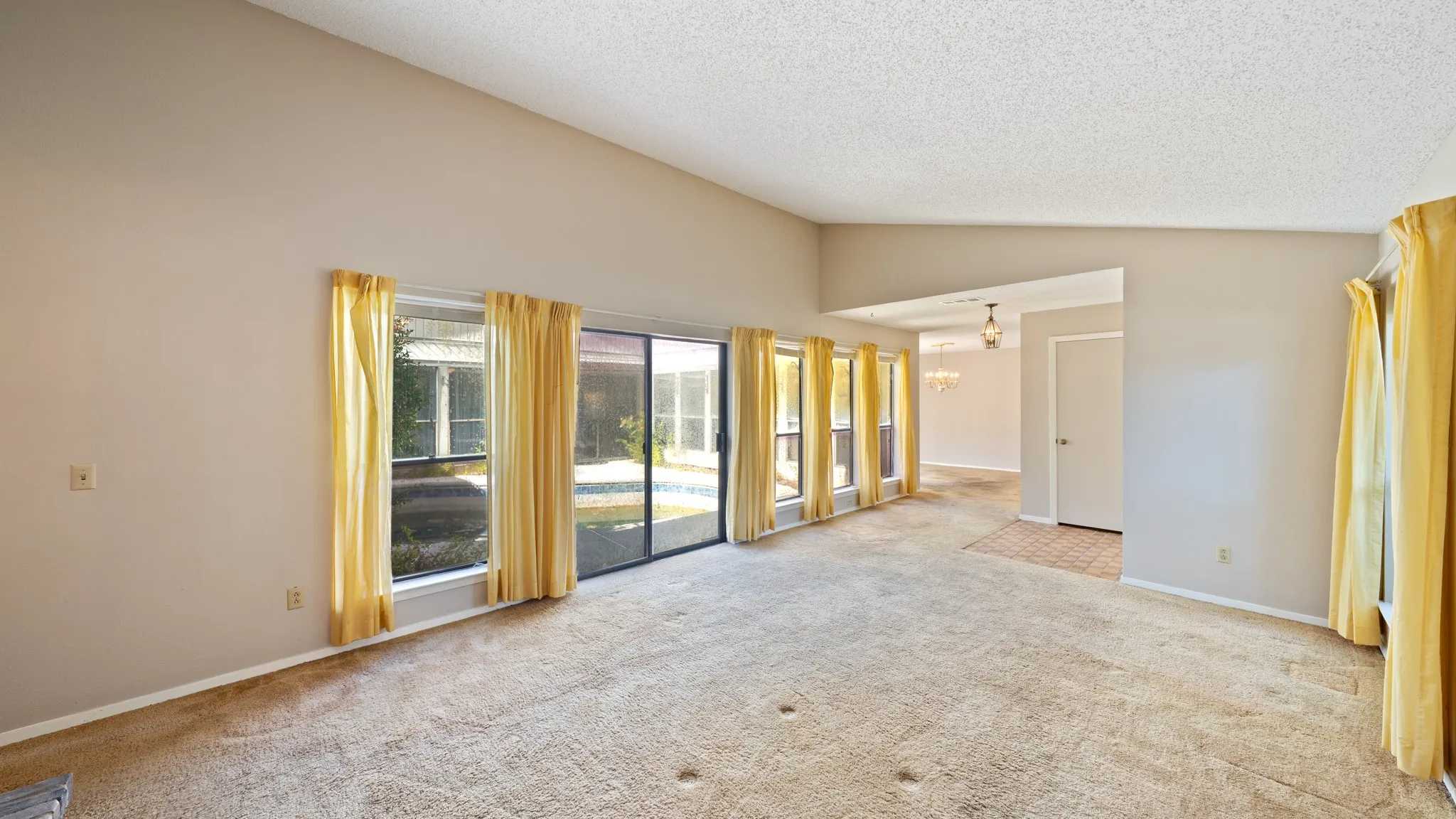 Single Family Residence For Sale in Collin County , 3017 Bandolino Lane, Plano, Texas 75075, 4 Bedroom, 2 Bathroom, 2 Garage spaces, 2,043 Sqft, built in 1979, mls#21375514, Real Estate Agent in Plano, Homes For Sale in Collin county, Homes For Sale in Plano, Realtor in Plano Texas, Real Estate Brokerage Independent Realty Texas, Luminita Cordes Realtor