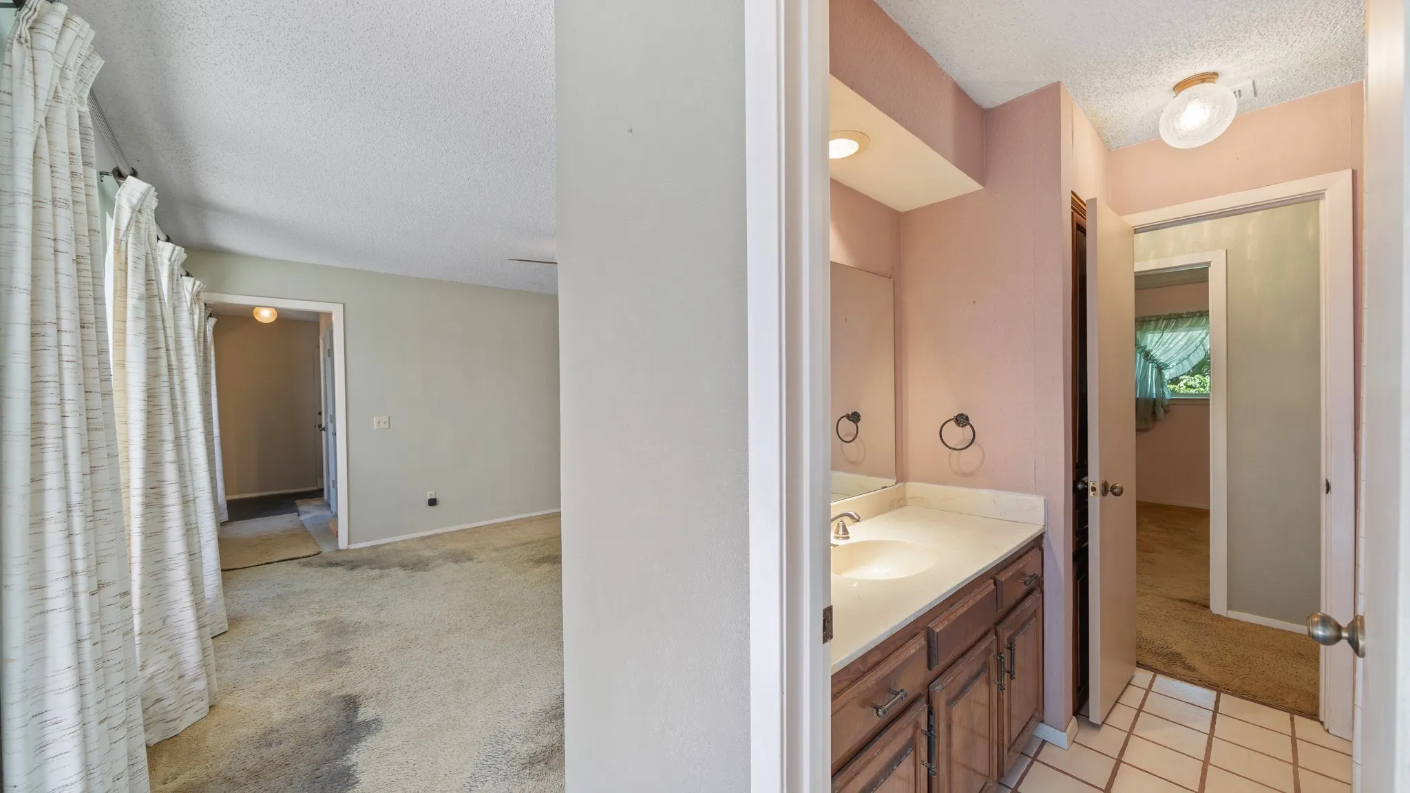 Single Family Residence For Sale in Collin County , 3017 Bandolino Lane, Plano, Texas 75075, 4 Bedroom, 2 Bathroom, 2 Garage spaces, 2,043 Sqft, built in 1979, mls#21375514, Real Estate Agent in Plano, Homes For Sale in Collin county, Homes For Sale in Plano, Realtor in Plano Texas, Real Estate Brokerage Independent Realty Texas, Luminita Cordes Realtor