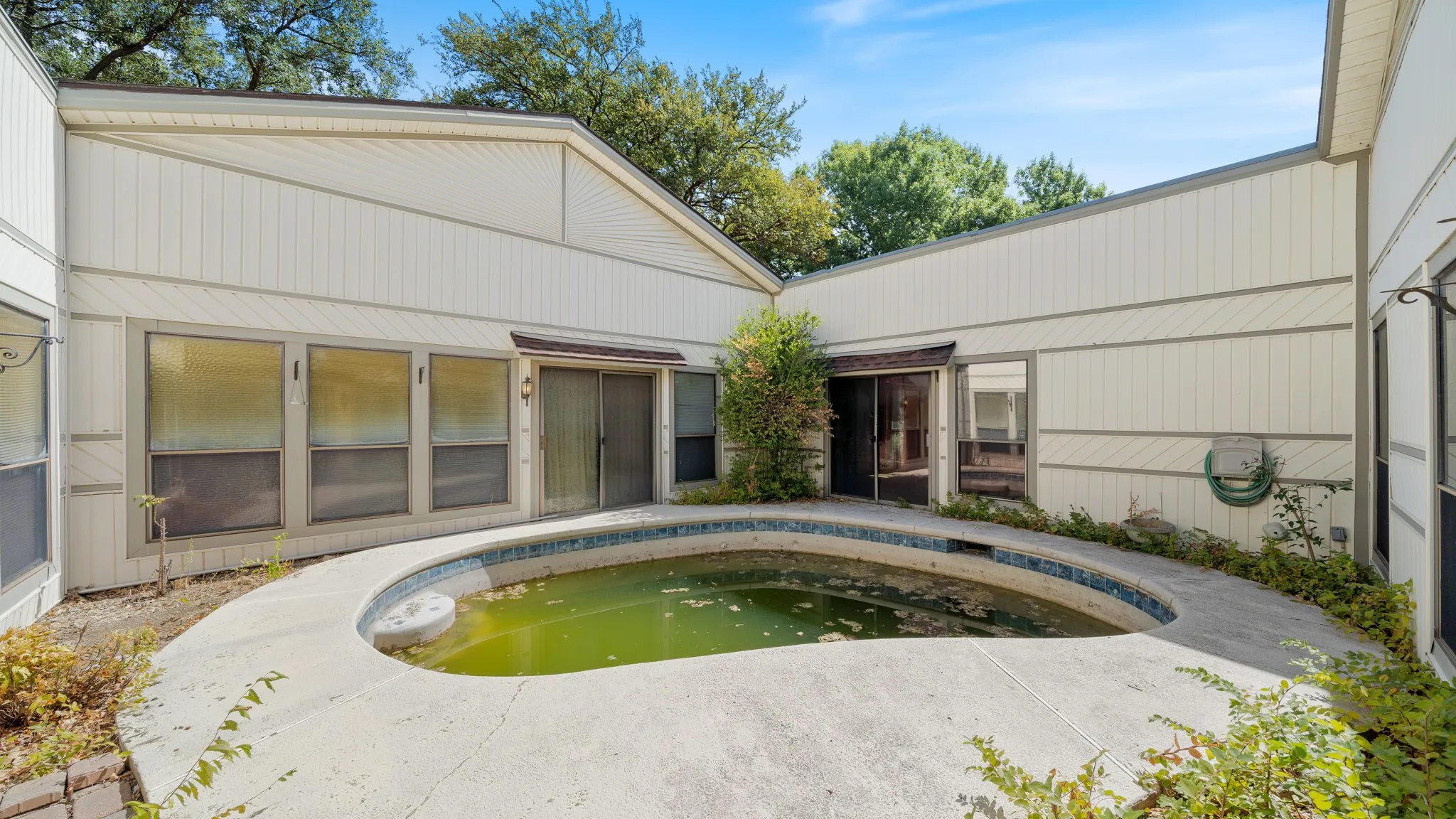 Single Family Residence For Sale in Collin County , 3017 Bandolino Lane, Plano, Texas 75075, 4 Bedroom, 2 Bathroom, 2 Garage spaces, 2,043 Sqft, built in 1979, mls#21375514, Real Estate Agent in Plano, Homes For Sale in Collin county, Homes For Sale in Plano, Realtor in Plano Texas, Real Estate Brokerage Independent Realty Texas, Luminita Cordes Realtor
