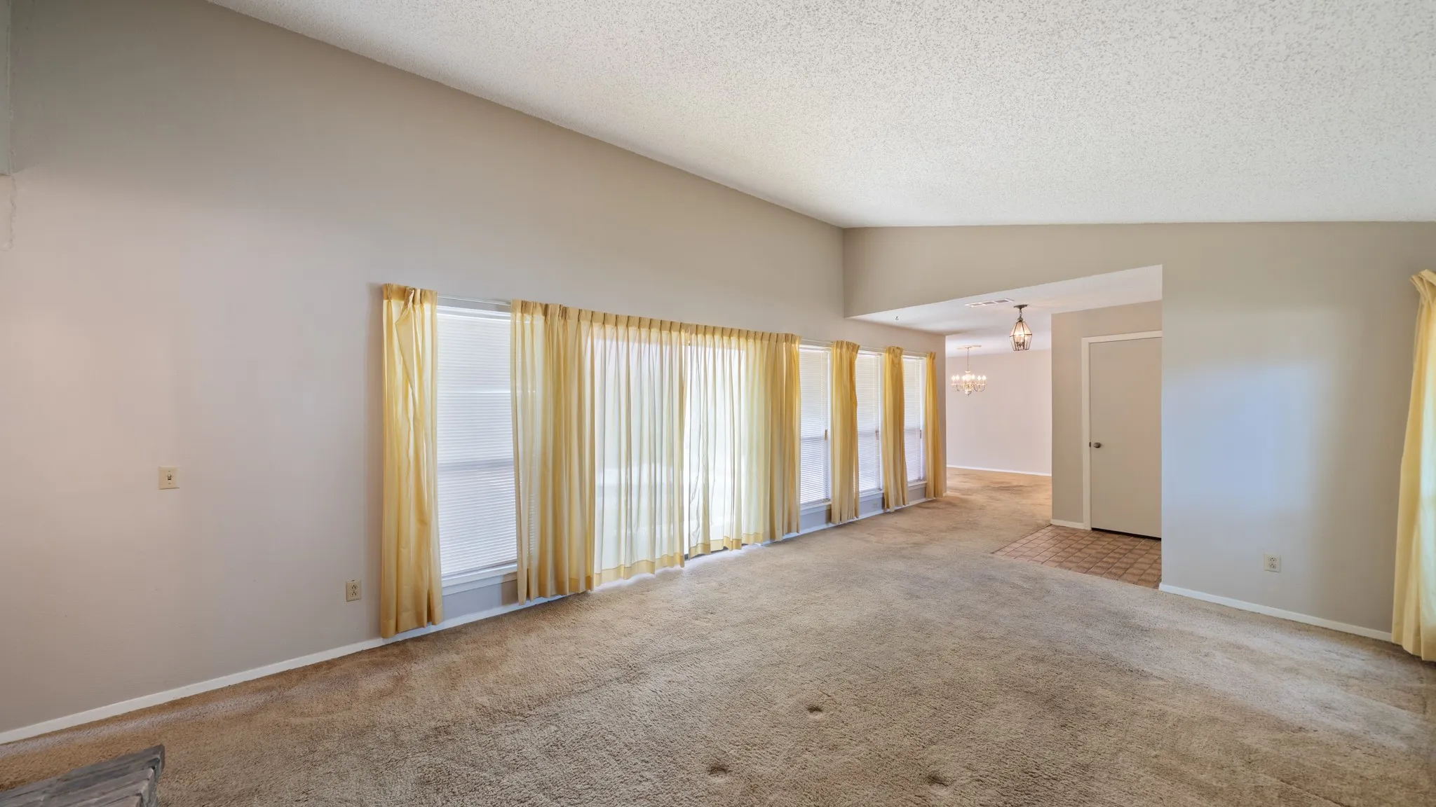 Single Family Residence For Sale in Collin County , 3017 Bandolino Lane, Plano, Texas 75075, 4 Bedroom, 2 Bathroom, 2 Garage spaces, 2,043 Sqft, built in 1979, mls#21375514, Real Estate Agent in Plano, Homes For Sale in Collin county, Homes For Sale in Plano, Realtor in Plano Texas, Real Estate Brokerage Independent Realty Texas, Luminita Cordes Realtor