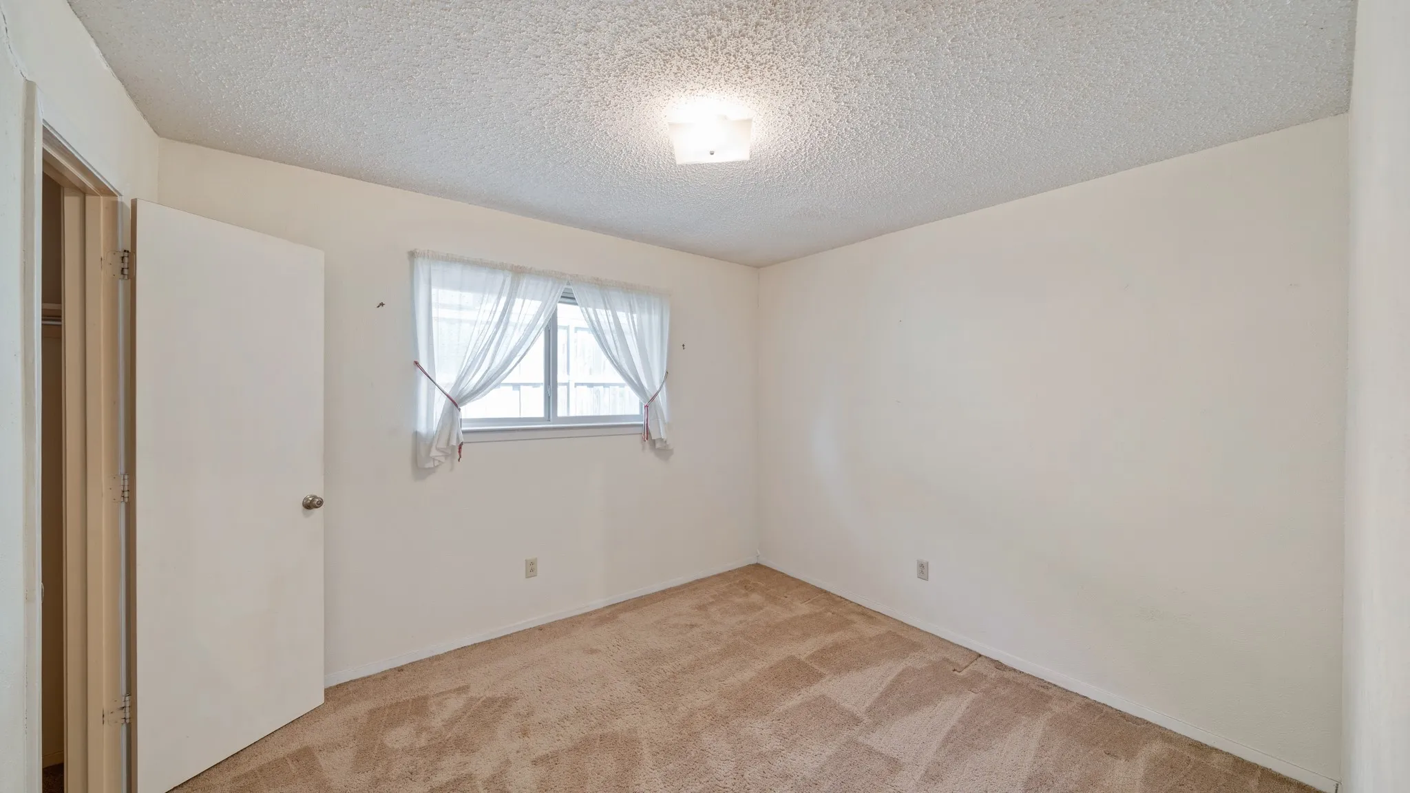 Single Family Residence For Sale in Collin County , 3017 Bandolino Lane, Plano, Texas 75075, 4 Bedroom, 2 Bathroom, 2 Garage spaces, 2,043 Sqft, built in 1979, mls#21375514, Real Estate Agent in Plano, Homes For Sale in Collin county, Homes For Sale in Plano, Realtor in Plano Texas, Real Estate Brokerage Independent Realty Texas, Luminita Cordes Realtor