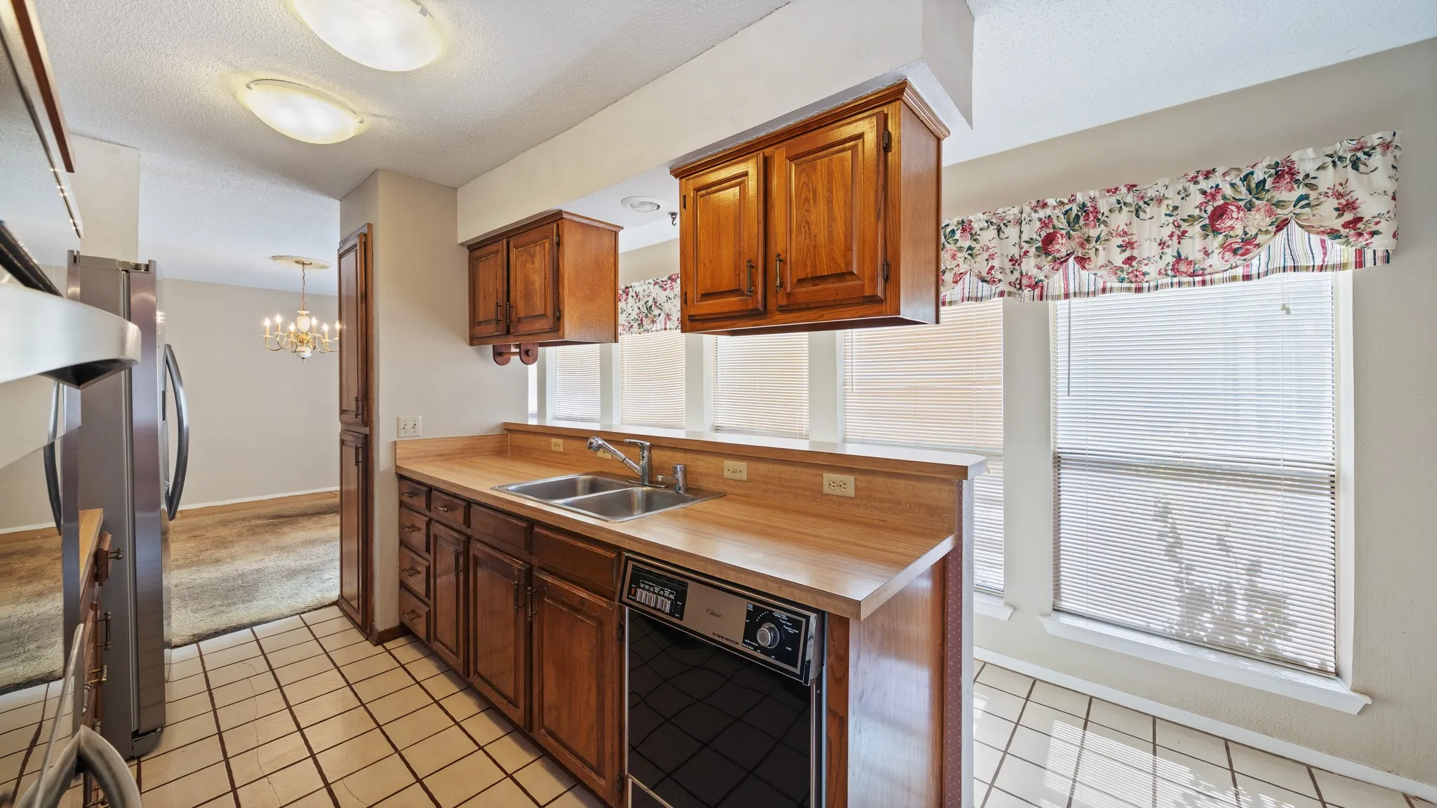 Single Family Residence For Sale in Collin County , 3017 Bandolino Lane, Plano, Texas 75075, 4 Bedroom, 2 Bathroom, 2 Garage spaces, 2,043 Sqft, built in 1979, mls#21375514, Real Estate Agent in Plano, Homes For Sale in Collin county, Homes For Sale in Plano, Realtor in Plano Texas, Real Estate Brokerage Independent Realty Texas, Luminita Cordes Realtor