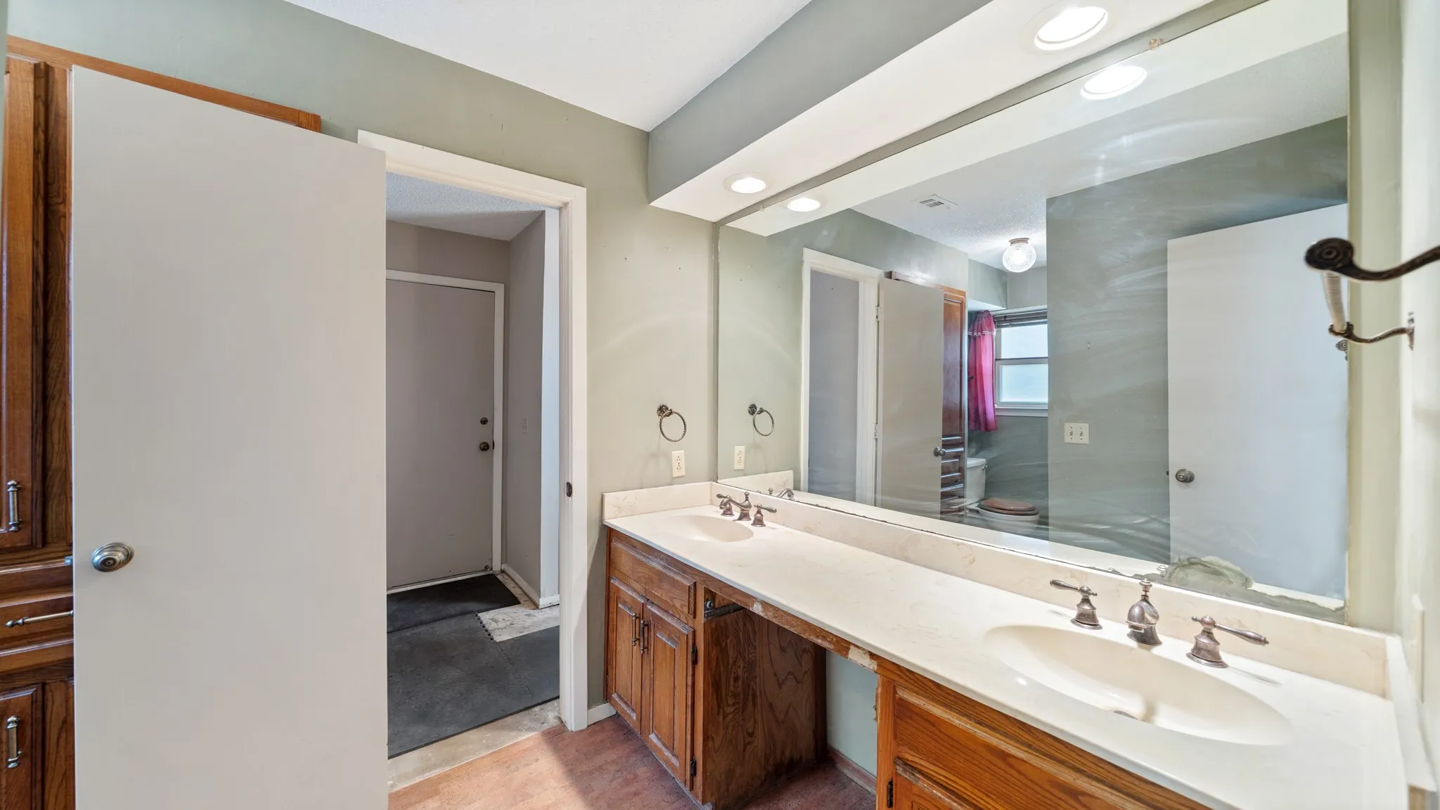 Single Family Residence For Sale in Collin County , 3017 Bandolino Lane, Plano, Texas 75075, 4 Bedroom, 2 Bathroom, 2 Garage spaces, 2,043 Sqft, built in 1979, mls#21375514, Real Estate Agent in Plano, Homes For Sale in Collin county, Homes For Sale in Plano, Realtor in Plano Texas, Real Estate Brokerage Independent Realty Texas, Luminita Cordes Realtor