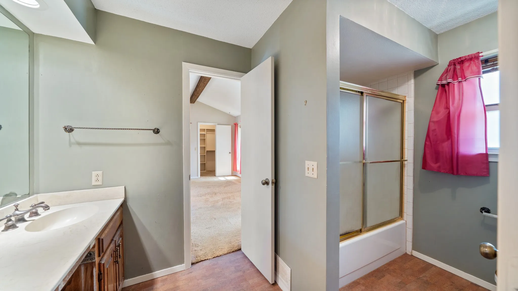 Single Family Residence For Sale in Collin County , 3017 Bandolino Lane, Plano, Texas 75075, 4 Bedroom, 2 Bathroom, 2 Garage spaces, 2,043 Sqft, built in 1979, mls#21375514, Real Estate Agent in Plano, Homes For Sale in Collin county, Homes For Sale in Plano, Realtor in Plano Texas, Real Estate Brokerage Independent Realty Texas, Luminita Cordes Realtor