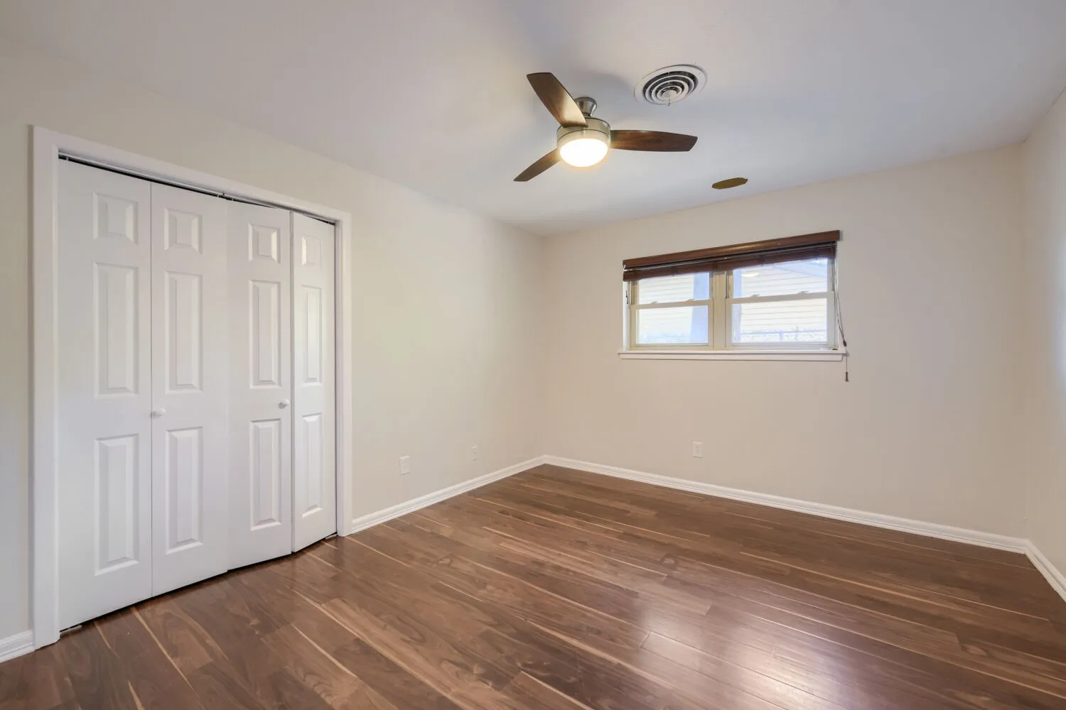 Single Family Residence For Sale in Tarrant County , 4105 Springbranch Drive, Benbrook, Texas 76116, 4 Bedroom, 2 Bathroom, 2 Garage spaces, 1,912 Sqft, built in 1959, mls#21376253, Real Estate Agent in Benbrook, Homes For Sale in Tarrant county, Homes For Sale in Benbrook, Realtor in Benbrook Texas, Real Estate Brokerage Independent Realty Texas, Luminita Cordes Realtor
