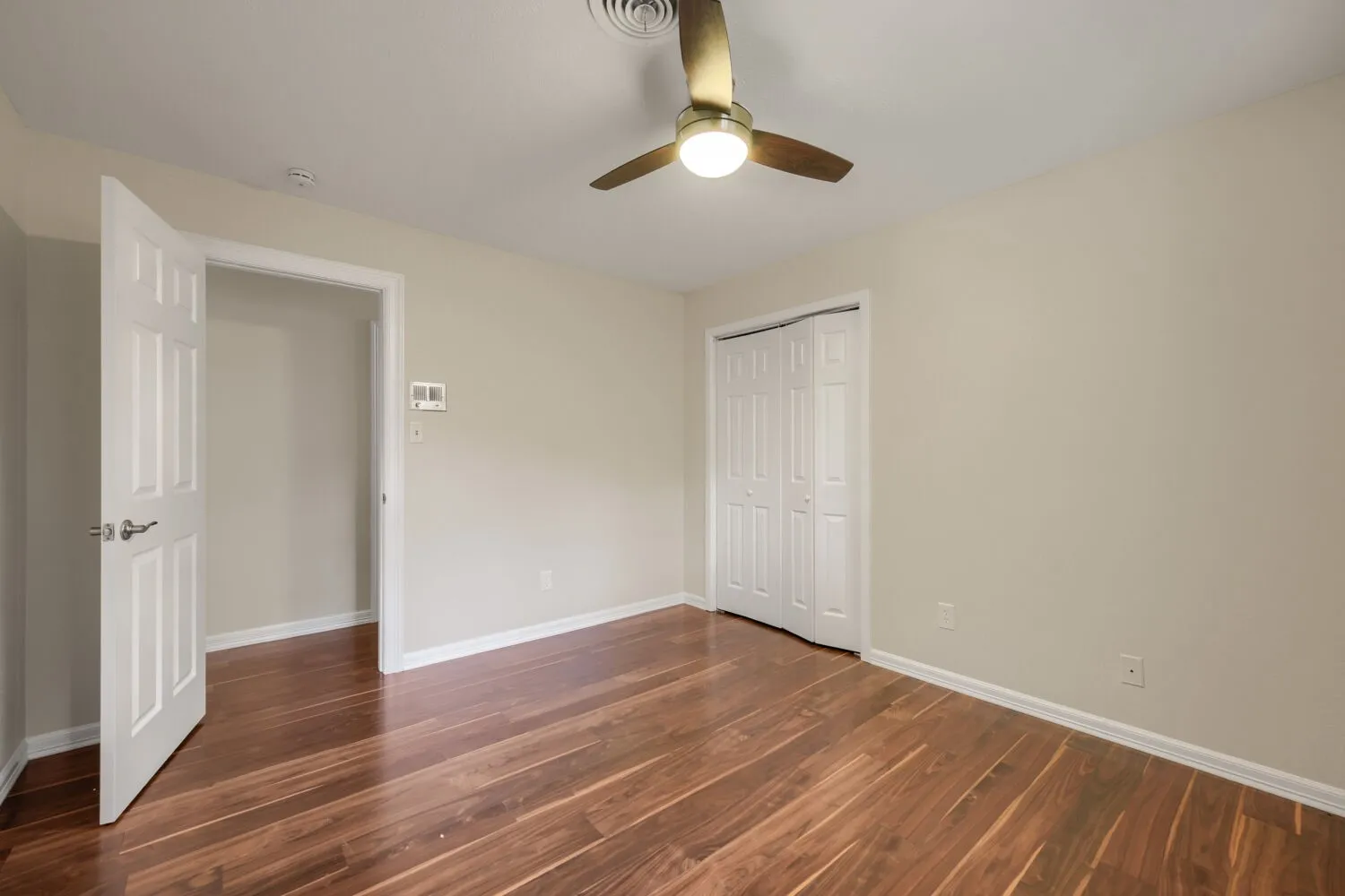 Single Family Residence For Sale in Tarrant County , 4105 Springbranch Drive, Benbrook, Texas 76116, 4 Bedroom, 2 Bathroom, 2 Garage spaces, 1,912 Sqft, built in 1959, mls#21376253, Real Estate Agent in Benbrook, Homes For Sale in Tarrant county, Homes For Sale in Benbrook, Realtor in Benbrook Texas, Real Estate Brokerage Independent Realty Texas, Luminita Cordes Realtor