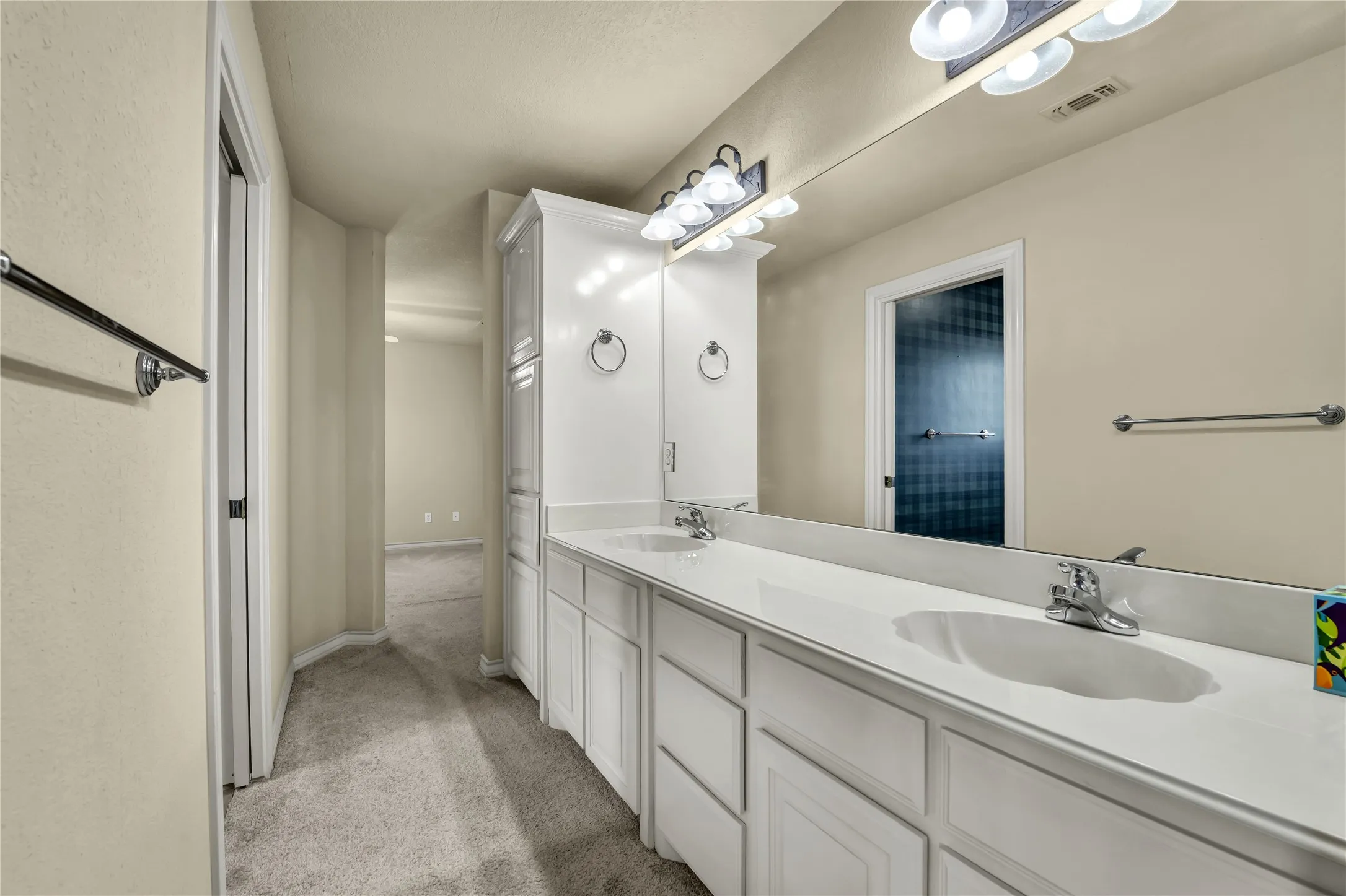 Single Family Residence For Sale in Parker County , 136 Arapahoe Ridge, Weatherford, Texas 76087, 4 Bedroom, 5 Bathroom, 5 Garage spaces, 3,295 Sqft, built in 2000, mls#21378192, Real Estate Agent in Weatherford, Homes For Sale in Parker county, Homes For Sale in Weatherford, Realtor in Weatherford Texas, Real Estate Brokerage Independent Realty Texas, Luminita Cordes Realtor