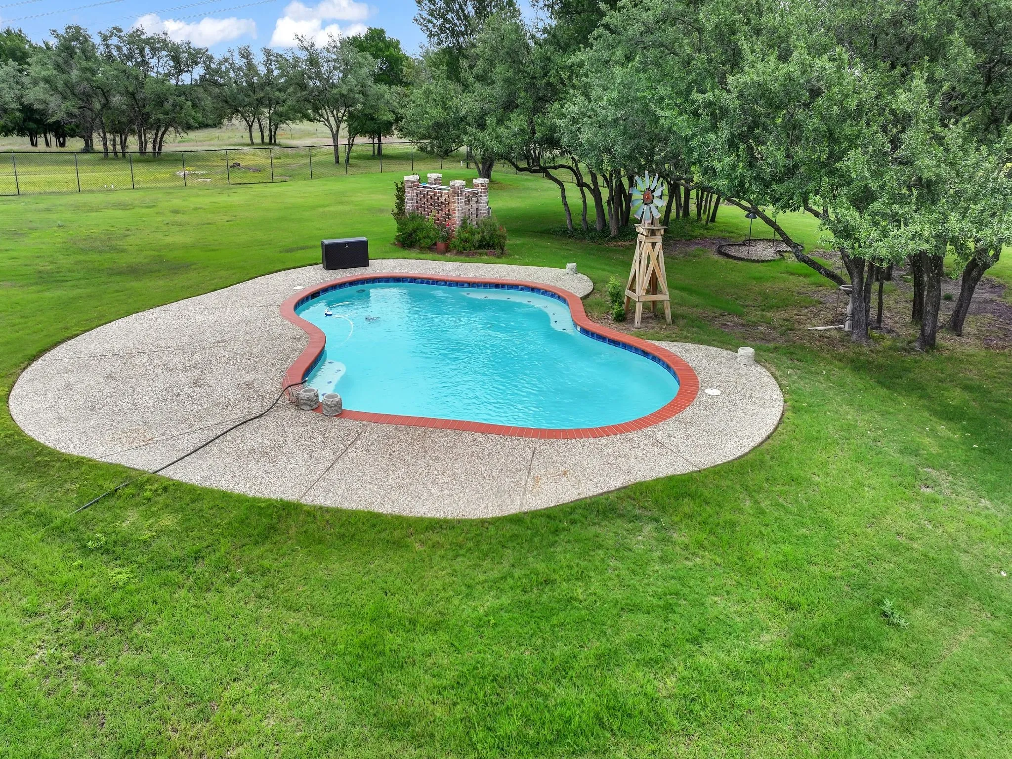 Single Family Residence For Sale in Parker County , 136 Arapahoe Ridge, Weatherford, Texas 76087, 4 Bedroom, 5 Bathroom, 5 Garage spaces, 3,295 Sqft, built in 2000, mls#21378192, Real Estate Agent in Weatherford, Homes For Sale in Parker county, Homes For Sale in Weatherford, Realtor in Weatherford Texas, Real Estate Brokerage Independent Realty Texas, Luminita Cordes Realtor