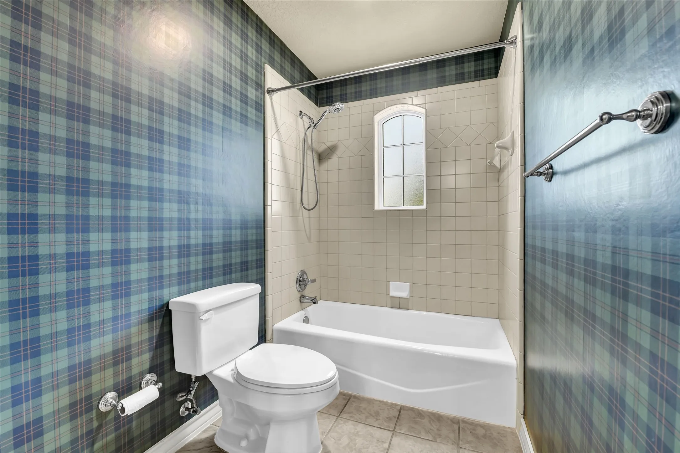 Single Family Residence For Sale in Parker County , 136 Arapahoe Ridge, Weatherford, Texas 76087, 4 Bedroom, 5 Bathroom, 5 Garage spaces, 3,295 Sqft, built in 2000, mls#21378192, Real Estate Agent in Weatherford, Homes For Sale in Parker county, Homes For Sale in Weatherford, Realtor in Weatherford Texas, Real Estate Brokerage Independent Realty Texas, Luminita Cordes Realtor