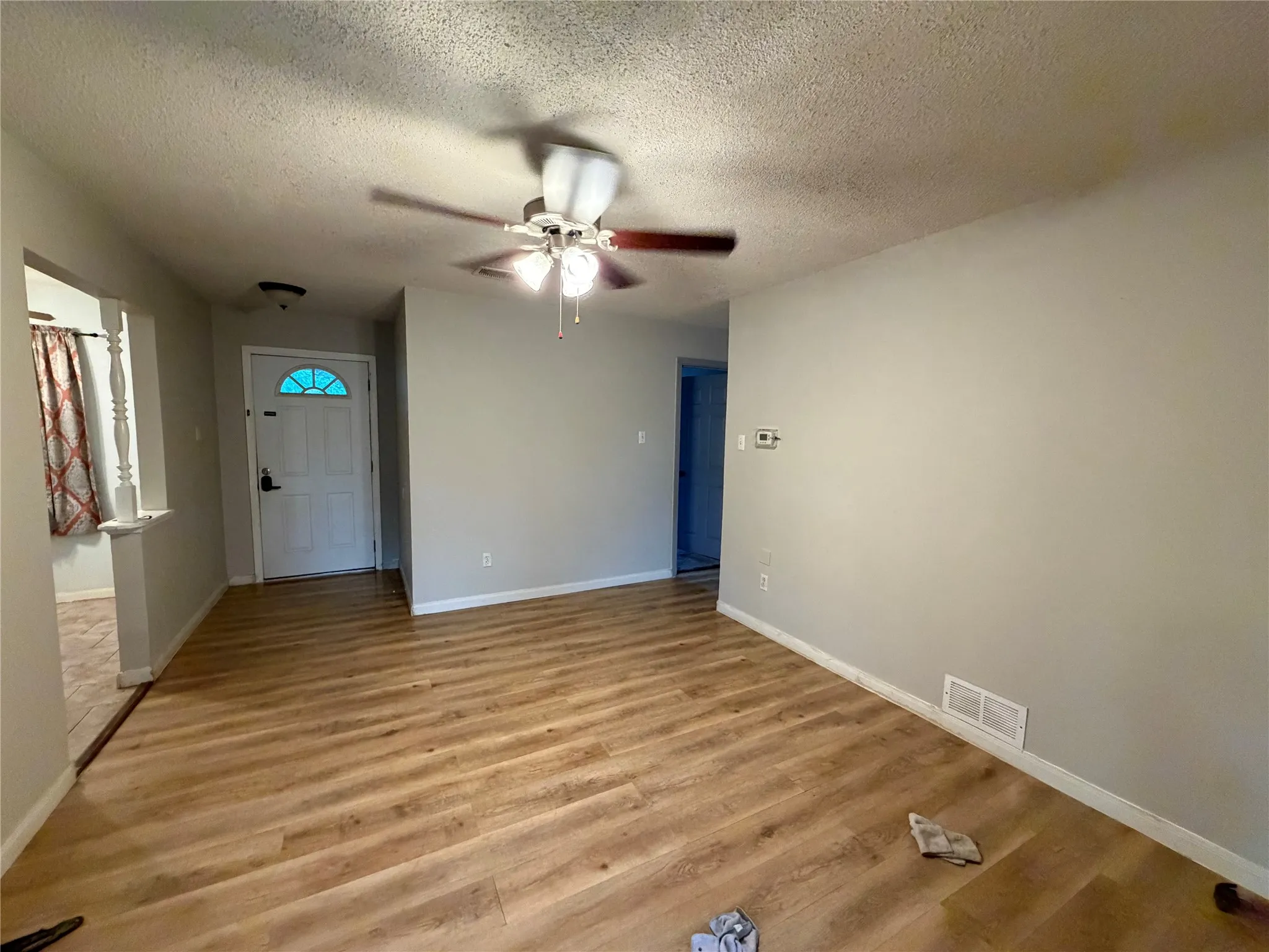 Single Family Residence For Sale in Dallas County , 902 Milky Way, Garland, Texas 75040, 4 Bedroom, 2 Bathroom, Garage spaces, 1,259 Sqft, built in 1969, mls#21379123, Real Estate Agent in Garland, Homes For Sale in Dallas county, Homes For Sale in Garland, Realtor in Garland Texas, Real Estate Brokerage Independent Realty Texas, Luminita Cordes Realtor