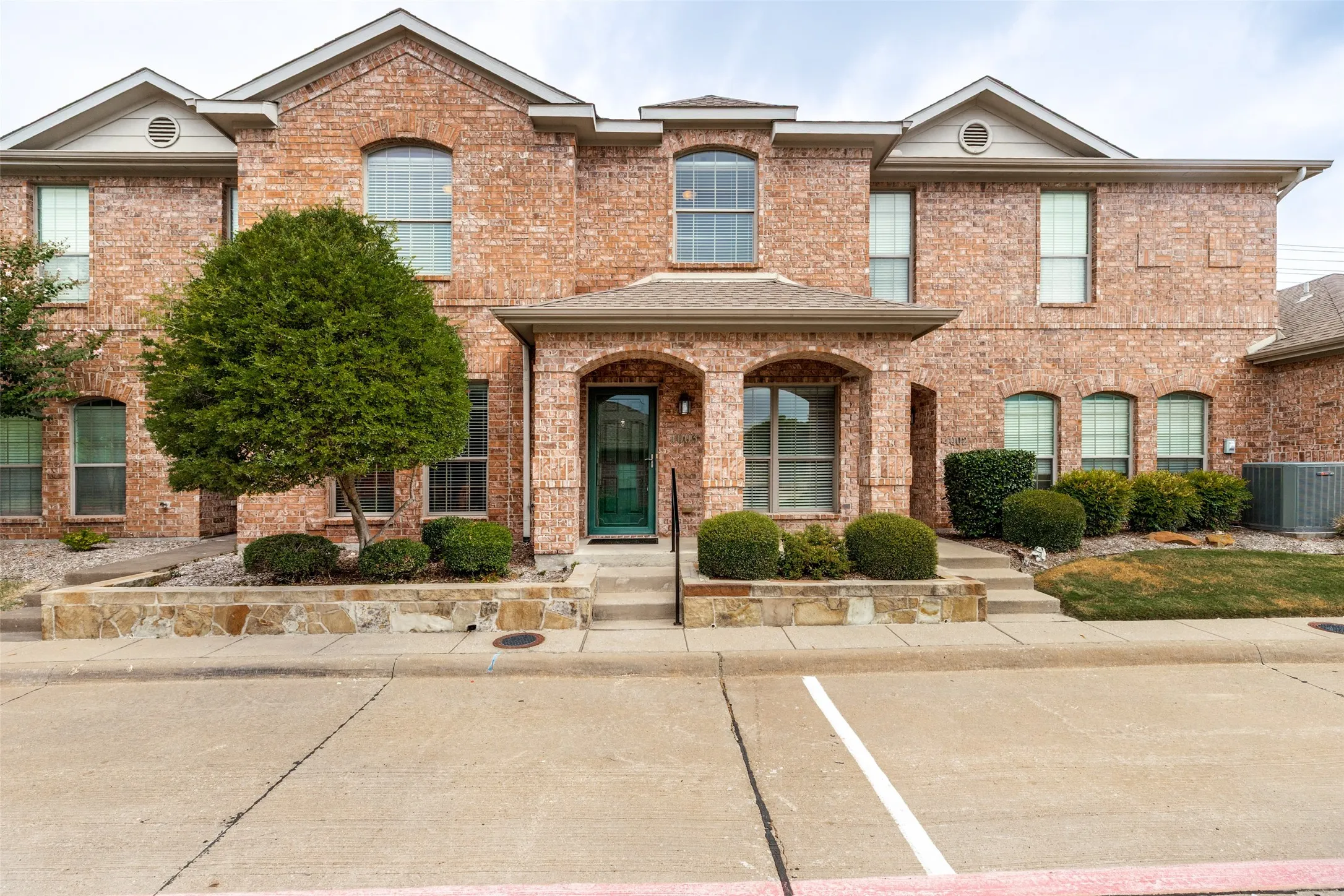 Condominium For Sale in Collin County , 575 S Virginia Hills Drive 4003, Mc Kinney, Texas 75072, 3 Bedroom, 2 Bathroom, 2 Garage spaces, 1,557 Sqft, built in 2006, mls#21379071, Real Estate Agent in Mc Kinney, Homes For Sale in Collin county, Homes For Sale in Mc Kinney, Realtor in Mc Kinney Texas, Real Estate Brokerage Independent Realty Texas, Luminita Cordes Realtor