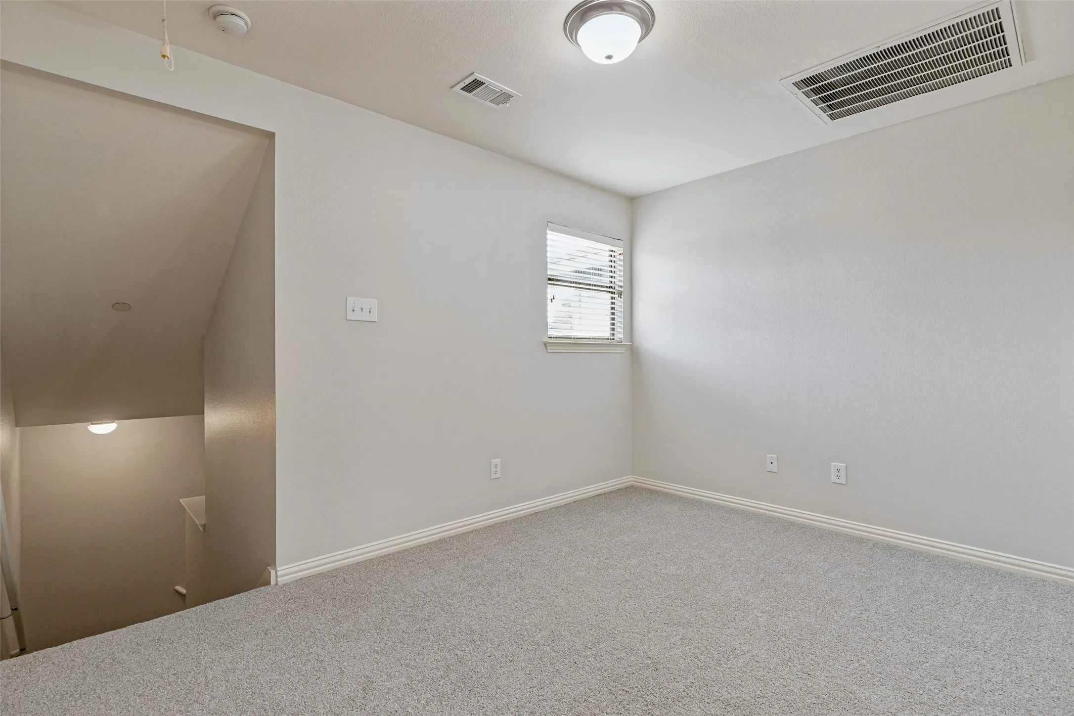 Condominium For Sale in Collin County , 575 S Virginia Hills Drive 4003, Mc Kinney, Texas 75072, 3 Bedroom, 2 Bathroom, 2 Garage spaces, 1,557 Sqft, built in 2006, mls#21379071, Real Estate Agent in Mc Kinney, Homes For Sale in Collin county, Homes For Sale in Mc Kinney, Realtor in Mc Kinney Texas, Real Estate Brokerage Independent Realty Texas, Luminita Cordes Realtor