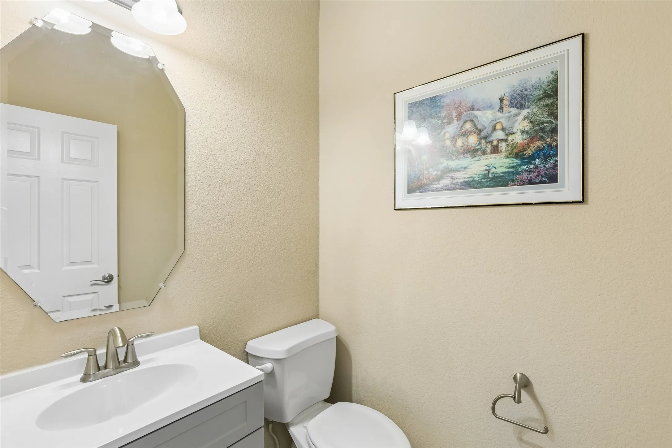 Single Family Residence For Sale in Denton County , 4313 Kestrel Way, Carrollton, Texas 75010, 3 Bedroom, 3 Bathroom, 2 Garage spaces, 1,986 Sqft, built in 2008, mls#21379134, Real Estate Agent in Carrollton, Homes For Sale in Denton county, Homes For Sale in Carrollton, Realtor in Carrollton Texas, Real Estate Brokerage Independent Realty Texas, Luminita Cordes Realtor