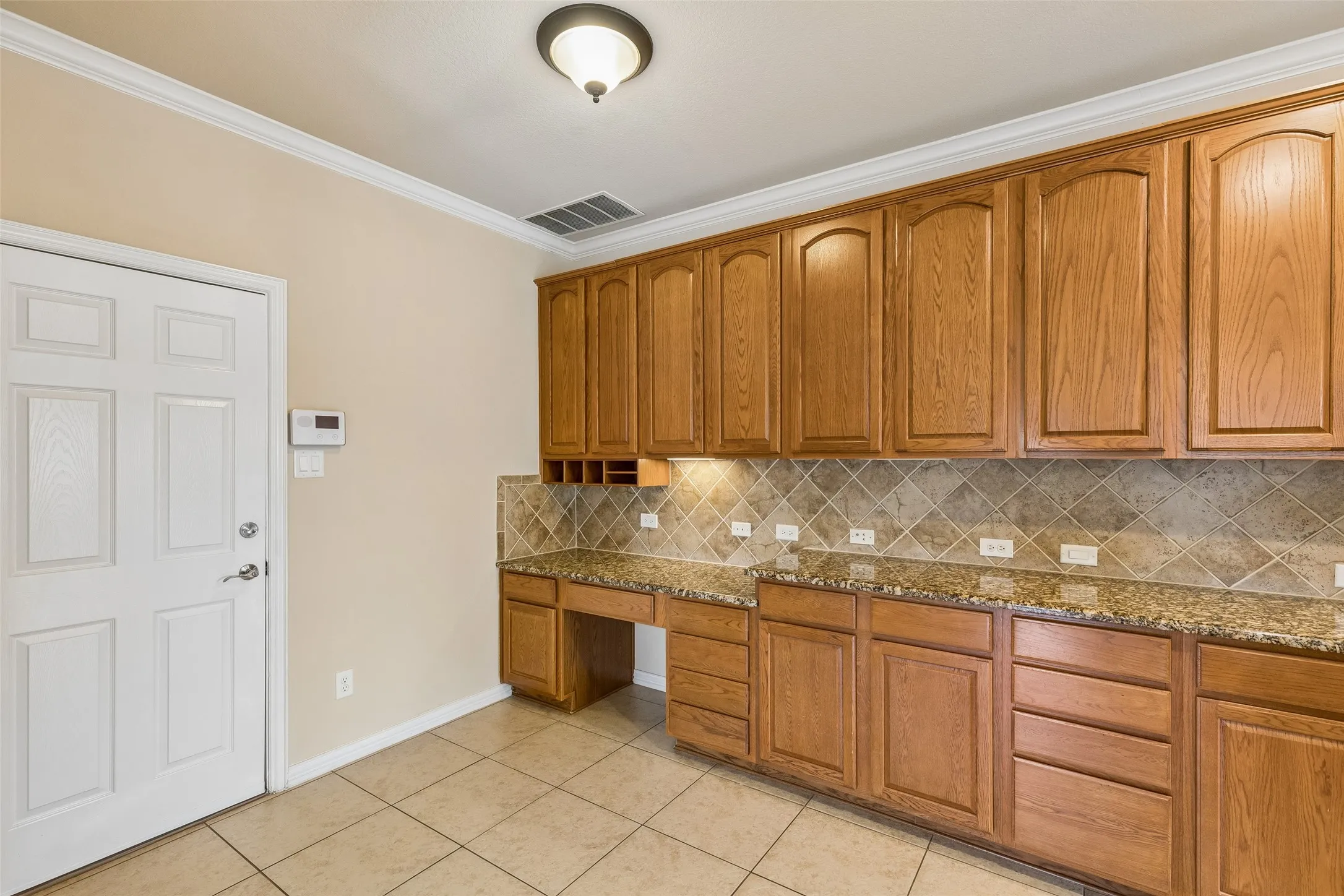Single Family Residence For Sale in Denton County , 4313 Kestrel Way, Carrollton, Texas 75010, 3 Bedroom, 3 Bathroom, 2 Garage spaces, 1,986 Sqft, built in 2008, mls#21379134, Real Estate Agent in Carrollton, Homes For Sale in Denton county, Homes For Sale in Carrollton, Realtor in Carrollton Texas, Real Estate Brokerage Independent Realty Texas, Luminita Cordes Realtor