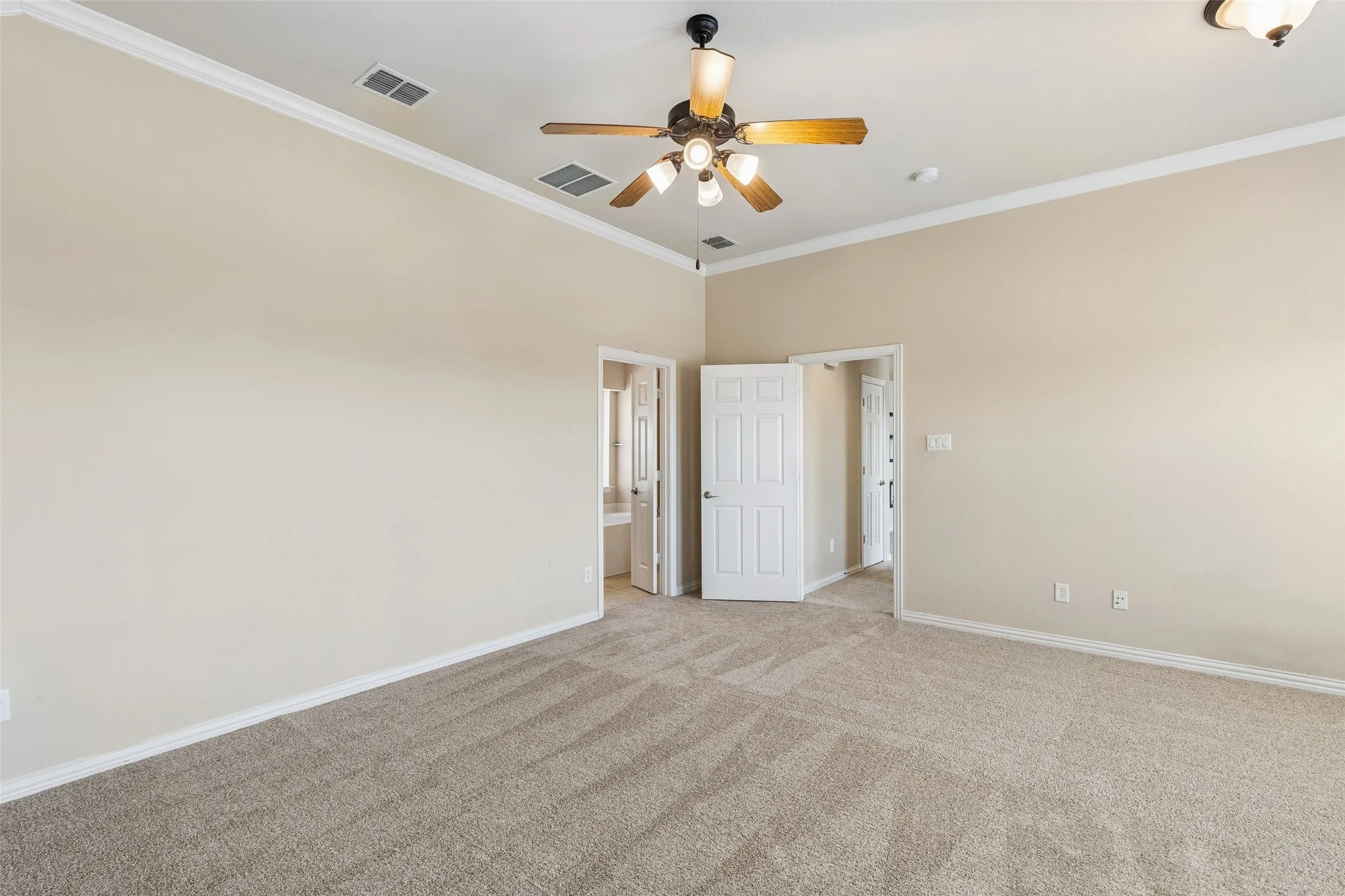 Single Family Residence For Sale in Denton County , 4313 Kestrel Way, Carrollton, Texas 75010, 3 Bedroom, 3 Bathroom, 2 Garage spaces, 1,986 Sqft, built in 2008, mls#21379134, Real Estate Agent in Carrollton, Homes For Sale in Denton county, Homes For Sale in Carrollton, Realtor in Carrollton Texas, Real Estate Brokerage Independent Realty Texas, Luminita Cordes Realtor