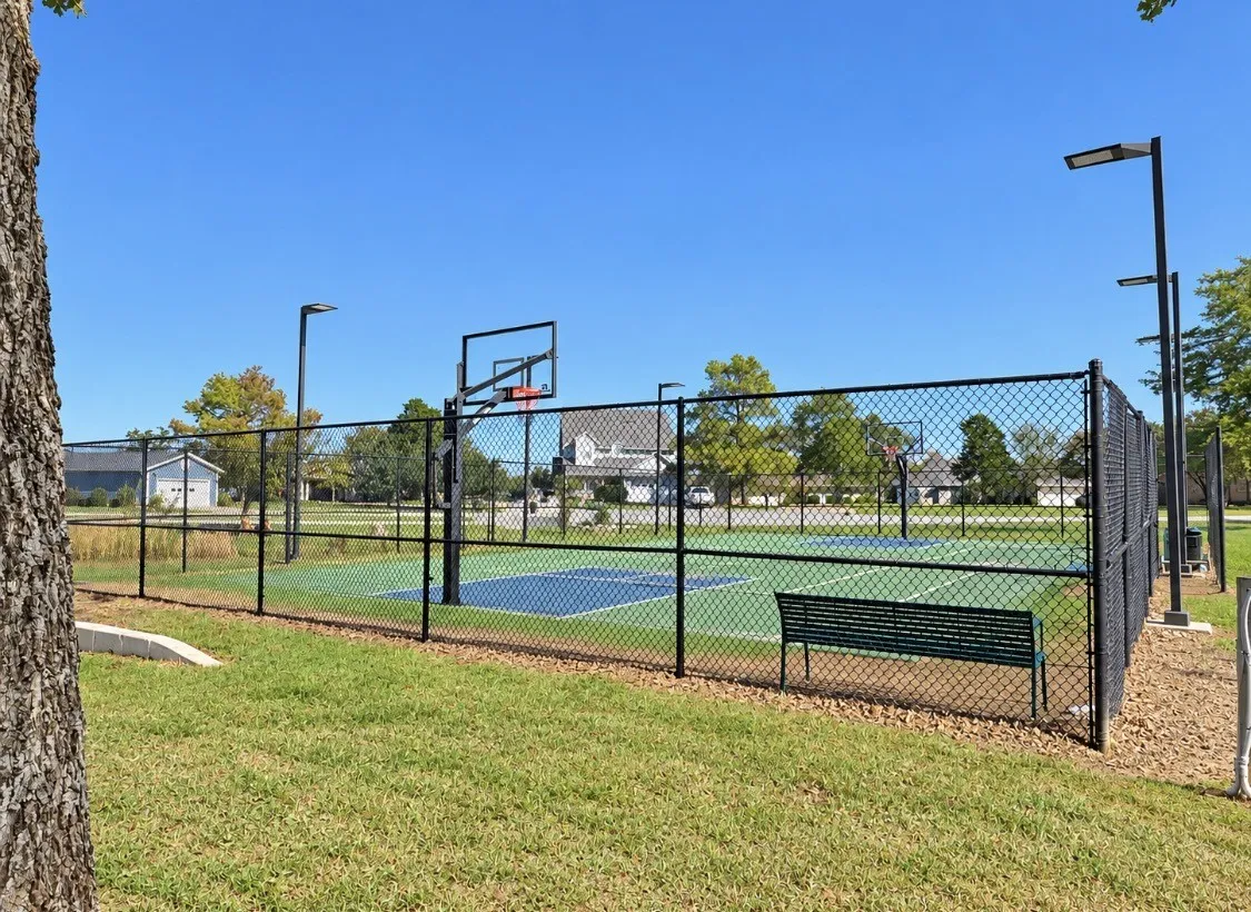 HOA amenities - Sports courts
