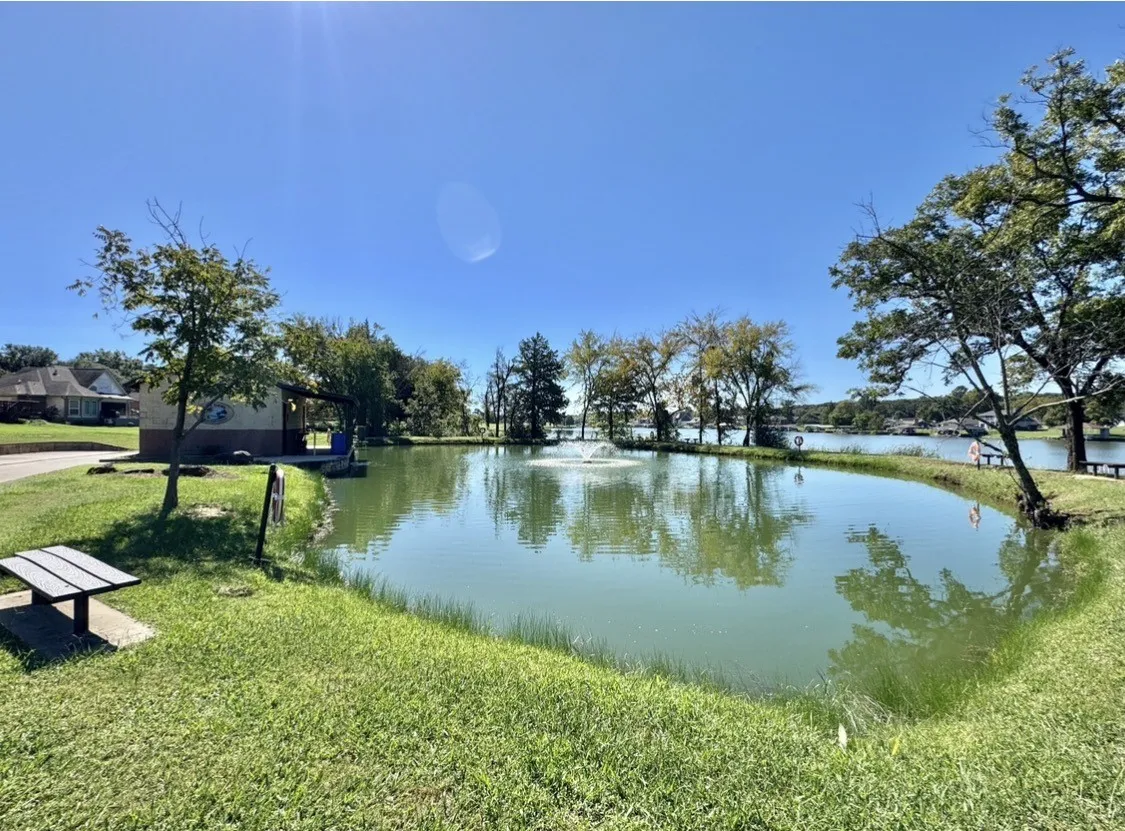 HOA amenities fishing pond