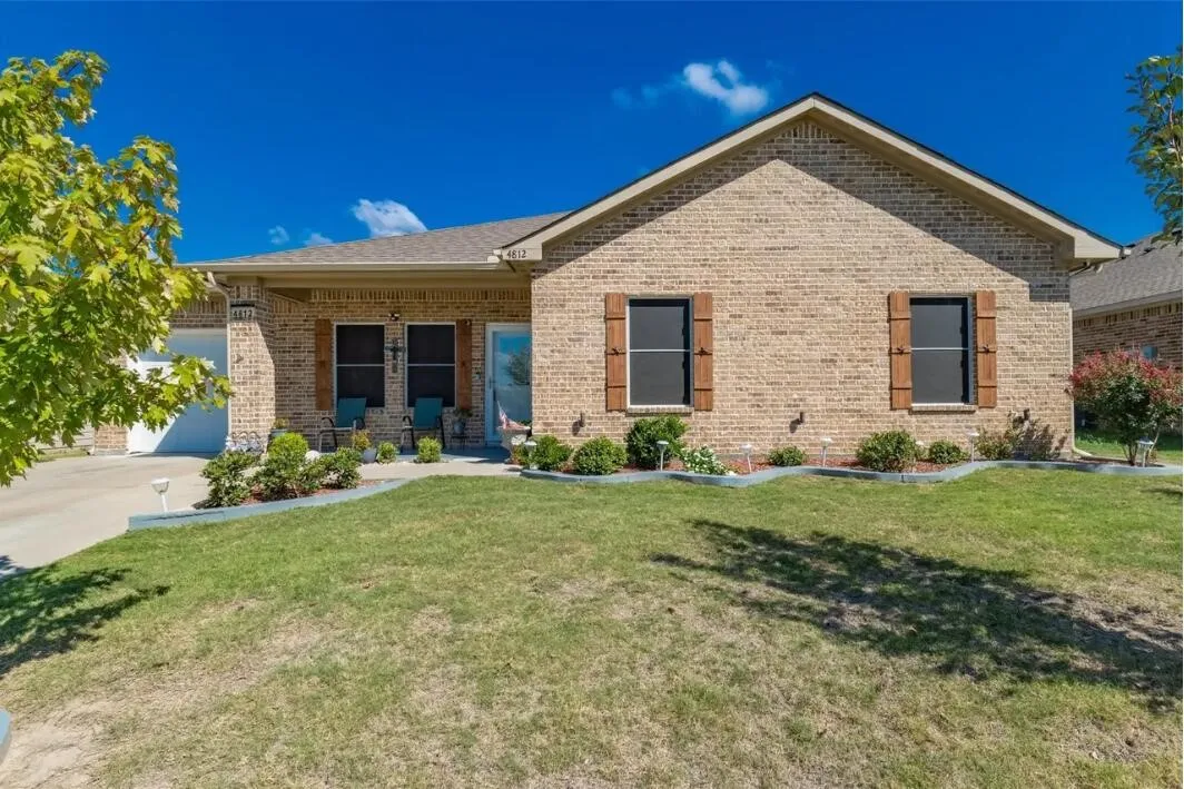 Single Family Residence For Rent in Hunt County , 4812 Jefferson Street, Greenville, Texas 75401, 3 Bedroom, 2 Bathroom, 2 Garage spaces, 1,299 Sqft, built in 2018, mls#21379133, Real Estate Agent in Greenville, Homes For Rent in Hunt county, Homes For Rent in Greenville, Realtor in Greenville Texas, Real Estate Brokerage Independent Realty Texas, Luminita Cordes Realtor