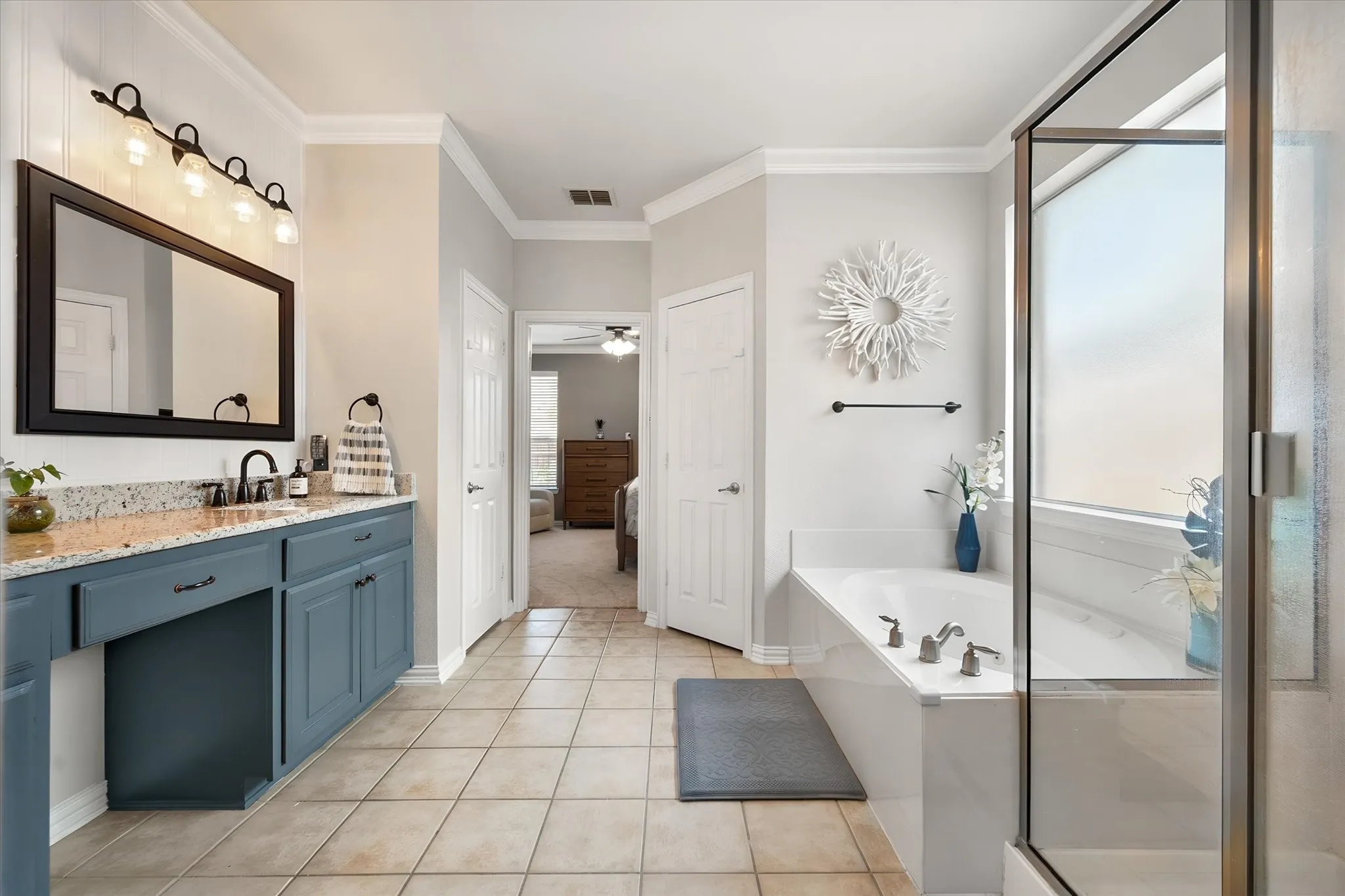 Single Family Residence For Sale in Tarrant County , 13801 Hunter Jake Drive, Fort Worth, Texas 76052, 4 Bedroom, 4 Bathroom, 2 Garage spaces, 2,965 Sqft, built in 2006, mls#21377687, Real Estate Agent in Fort Worth, Homes For Sale in Tarrant county, Homes For Sale in Fort Worth, Realtor in Fort Worth Texas, Real Estate Brokerage Independent Realty Texas, Luminita Cordes Realtor