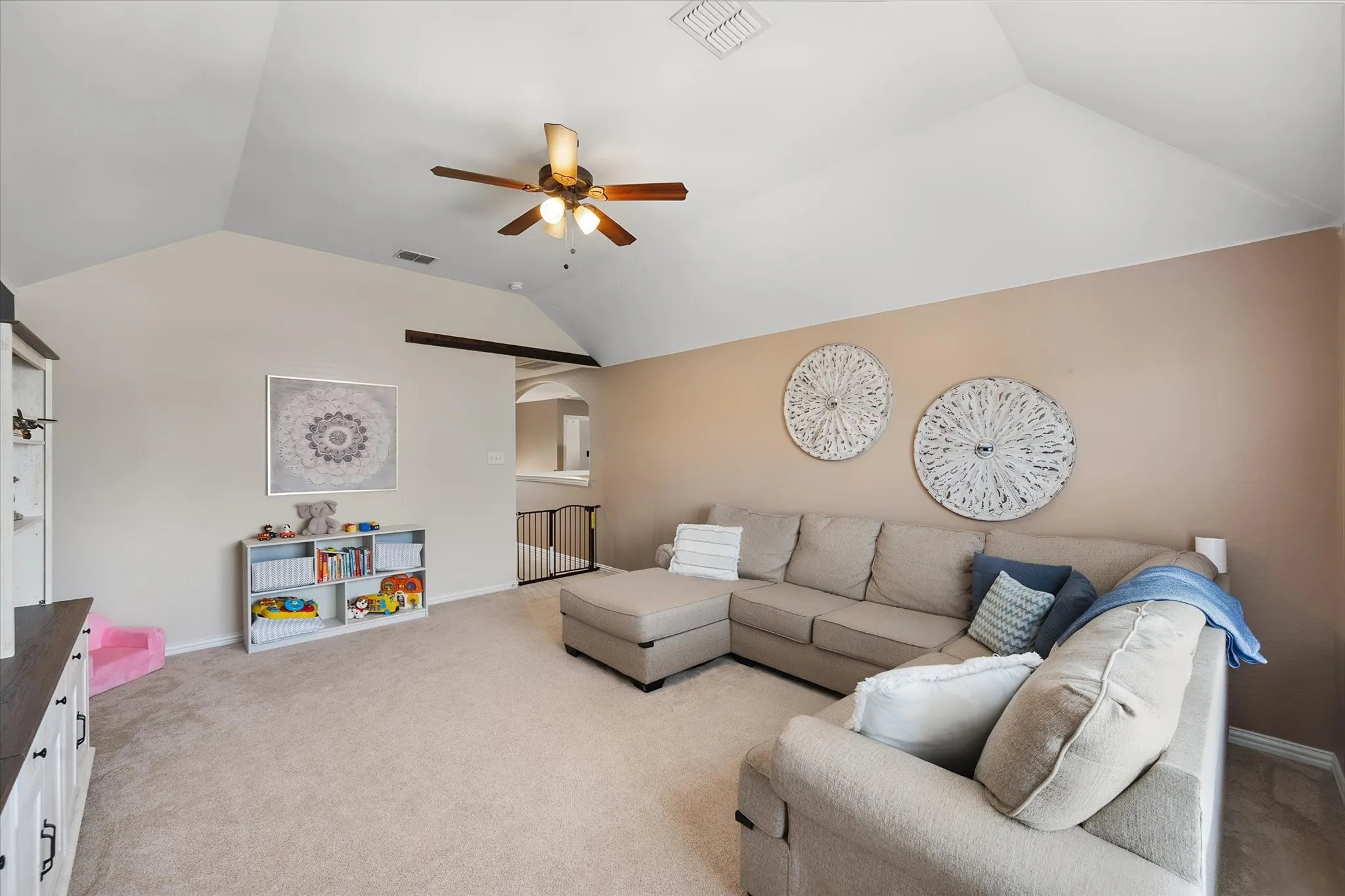 Single Family Residence For Sale in Tarrant County , 13801 Hunter Jake Drive, Fort Worth, Texas 76052, 4 Bedroom, 4 Bathroom, 2 Garage spaces, 2,965 Sqft, built in 2006, mls#21377687, Real Estate Agent in Fort Worth, Homes For Sale in Tarrant county, Homes For Sale in Fort Worth, Realtor in Fort Worth Texas, Real Estate Brokerage Independent Realty Texas, Luminita Cordes Realtor