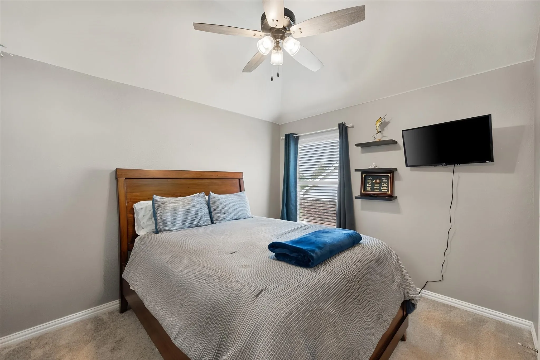 Single Family Residence For Sale in Tarrant County , 13801 Hunter Jake Drive, Fort Worth, Texas 76052, 4 Bedroom, 4 Bathroom, 2 Garage spaces, 2,965 Sqft, built in 2006, mls#21377687, Real Estate Agent in Fort Worth, Homes For Sale in Tarrant county, Homes For Sale in Fort Worth, Realtor in Fort Worth Texas, Real Estate Brokerage Independent Realty Texas, Luminita Cordes Realtor