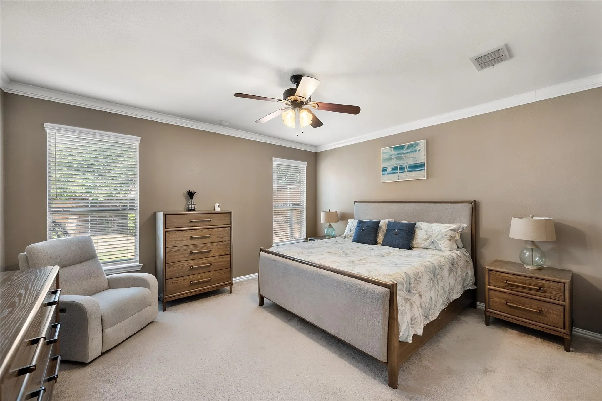 Single Family Residence For Sale in Tarrant County , 13801 Hunter Jake Drive, Fort Worth, Texas 76052, 4 Bedroom, 4 Bathroom, 2 Garage spaces, 2,965 Sqft, built in 2006, mls#21377687, Real Estate Agent in Fort Worth, Homes For Sale in Tarrant county, Homes For Sale in Fort Worth, Realtor in Fort Worth Texas, Real Estate Brokerage Independent Realty Texas, Luminita Cordes Realtor