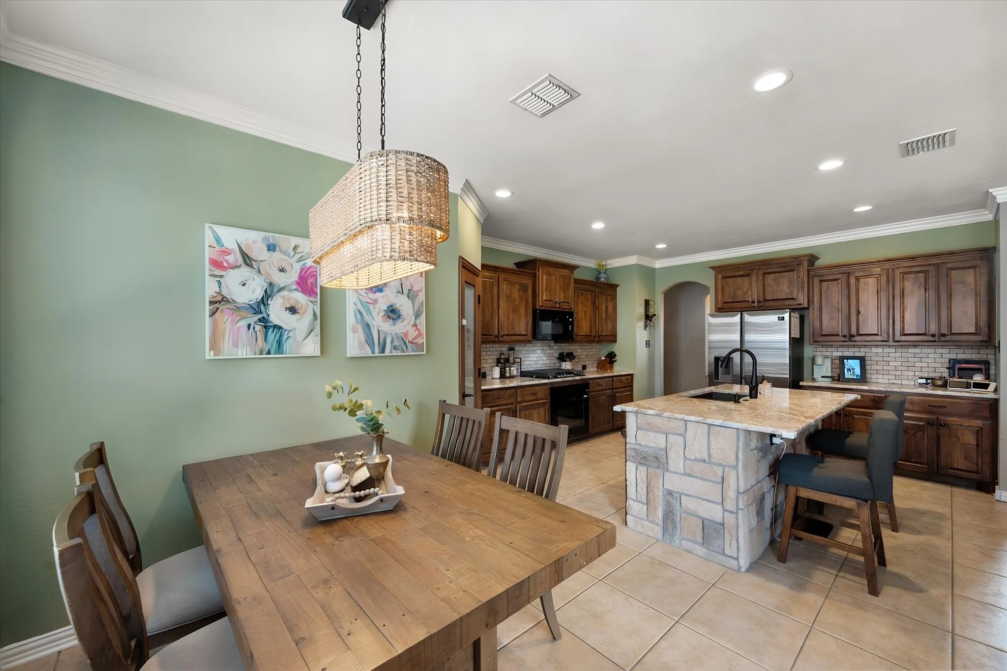 Single Family Residence For Sale in Tarrant County , 13801 Hunter Jake Drive, Fort Worth, Texas 76052, 4 Bedroom, 4 Bathroom, 2 Garage spaces, 2,965 Sqft, built in 2006, mls#21377687, Real Estate Agent in Fort Worth, Homes For Sale in Tarrant county, Homes For Sale in Fort Worth, Realtor in Fort Worth Texas, Real Estate Brokerage Independent Realty Texas, Luminita Cordes Realtor