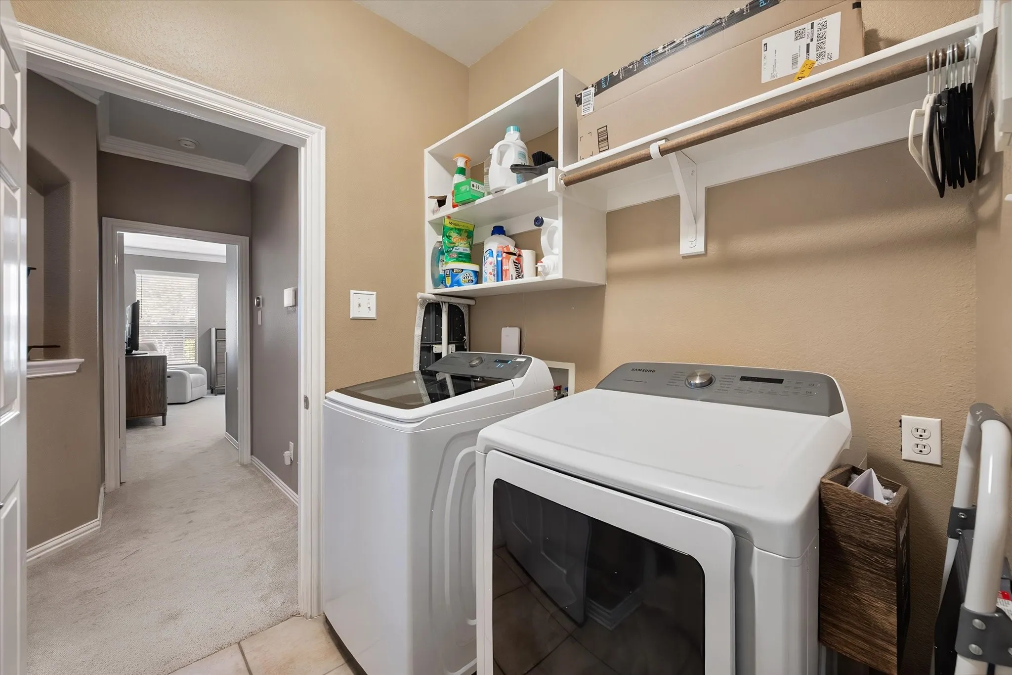 Single Family Residence For Sale in Tarrant County , 13801 Hunter Jake Drive, Fort Worth, Texas 76052, 4 Bedroom, 4 Bathroom, 2 Garage spaces, 2,965 Sqft, built in 2006, mls#21377687, Real Estate Agent in Fort Worth, Homes For Sale in Tarrant county, Homes For Sale in Fort Worth, Realtor in Fort Worth Texas, Real Estate Brokerage Independent Realty Texas, Luminita Cordes Realtor