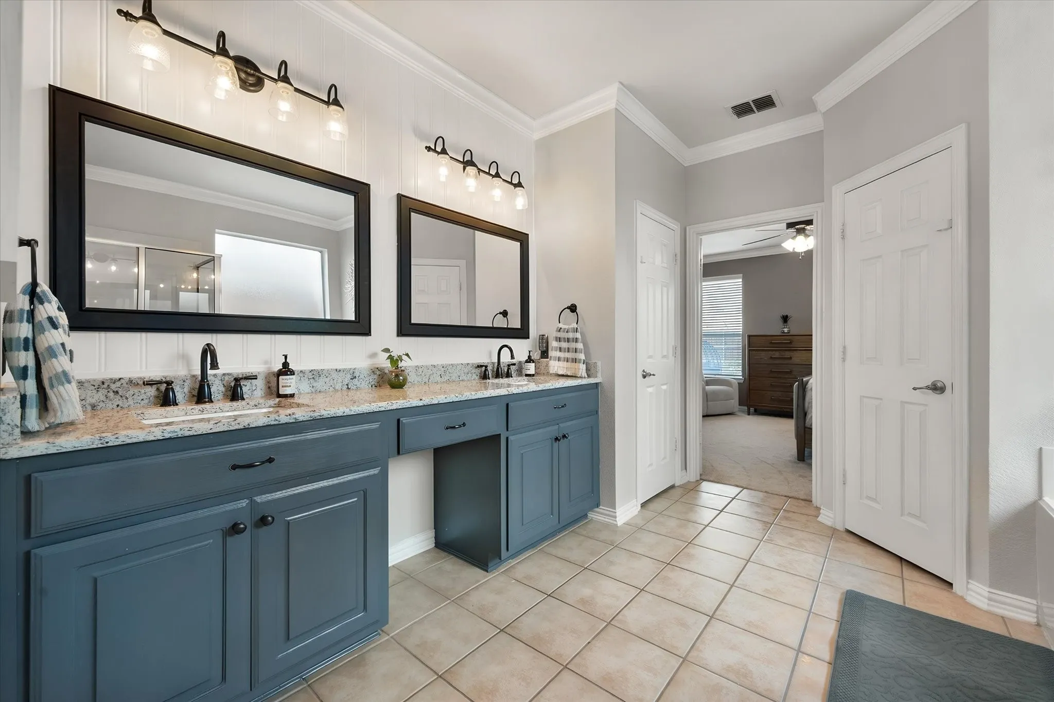 Single Family Residence For Sale in Tarrant County , 13801 Hunter Jake Drive, Fort Worth, Texas 76052, 4 Bedroom, 4 Bathroom, 2 Garage spaces, 2,965 Sqft, built in 2006, mls#21377687, Real Estate Agent in Fort Worth, Homes For Sale in Tarrant county, Homes For Sale in Fort Worth, Realtor in Fort Worth Texas, Real Estate Brokerage Independent Realty Texas, Luminita Cordes Realtor