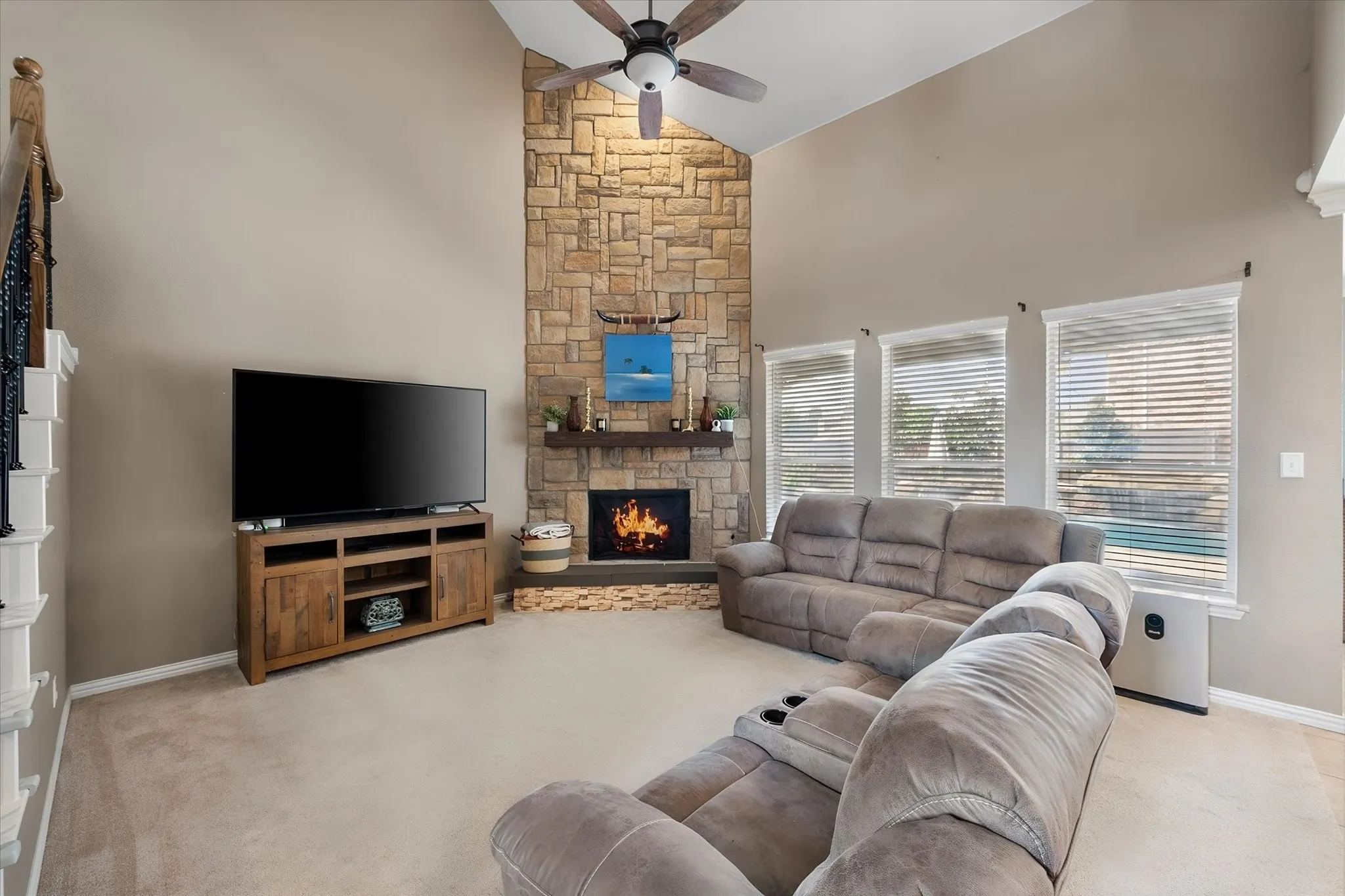 Single Family Residence For Sale in Tarrant County , 13801 Hunter Jake Drive, Fort Worth, Texas 76052, 4 Bedroom, 4 Bathroom, 2 Garage spaces, 2,965 Sqft, built in 2006, mls#21377687, Real Estate Agent in Fort Worth, Homes For Sale in Tarrant county, Homes For Sale in Fort Worth, Realtor in Fort Worth Texas, Real Estate Brokerage Independent Realty Texas, Luminita Cordes Realtor