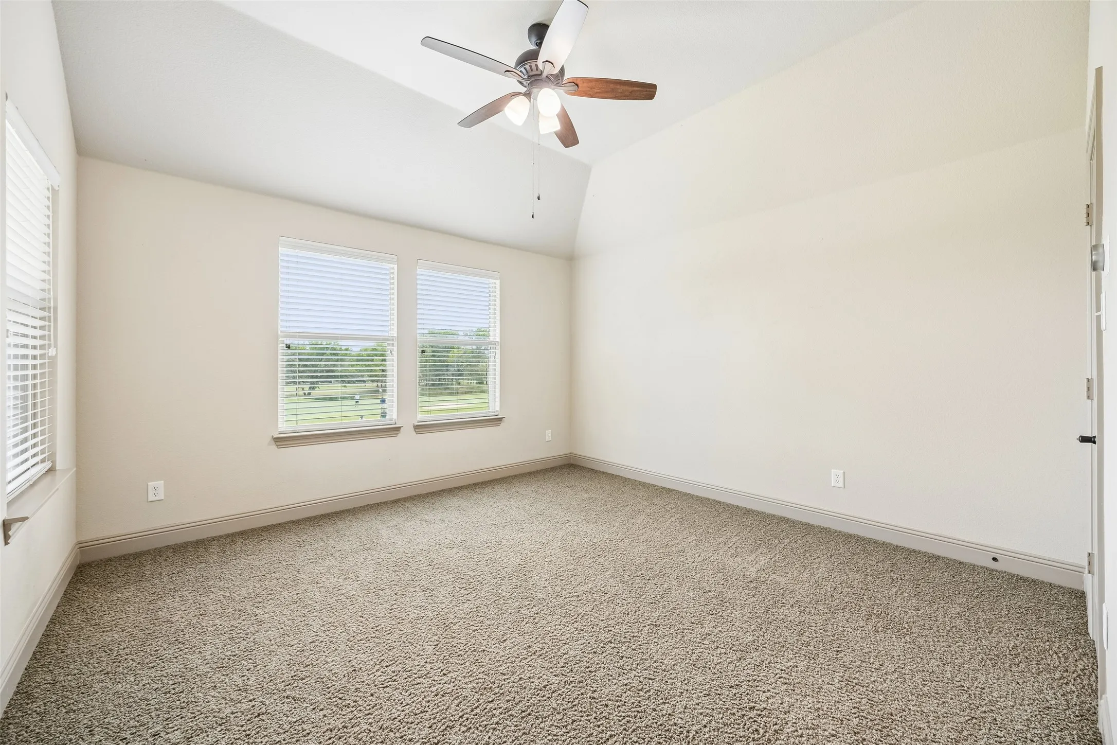 Single Family Residence For Sale in Collin County , 9709 Bardmore Place, Mc Kinney, Texas 75072, 3 Bedroom, 3 Bathroom, 2 Garage spaces, 2,643 Sqft, built in 2012, mls#21378326, Real Estate Agent in Mc Kinney, Homes For Sale in Collin county, Homes For Sale in Mc Kinney, Realtor in Mc Kinney Texas, Real Estate Brokerage Independent Realty Texas, Luminita Cordes Realtor