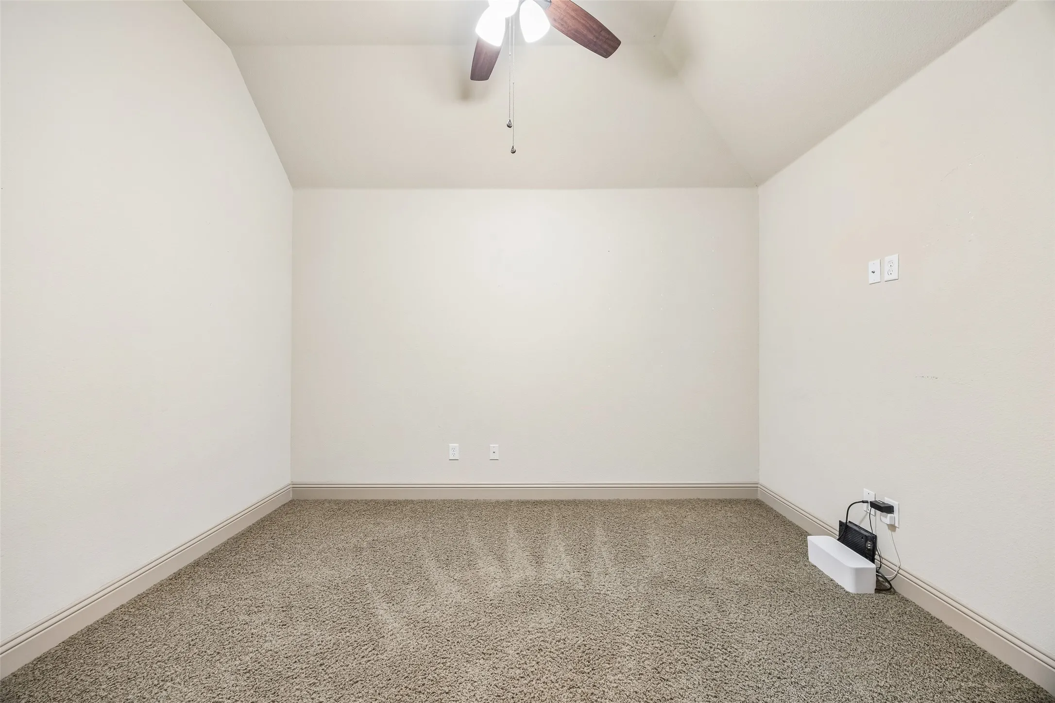 Single Family Residence For Sale in Collin County , 9709 Bardmore Place, Mc Kinney, Texas 75072, 3 Bedroom, 3 Bathroom, 2 Garage spaces, 2,643 Sqft, built in 2012, mls#21378326, Real Estate Agent in Mc Kinney, Homes For Sale in Collin county, Homes For Sale in Mc Kinney, Realtor in Mc Kinney Texas, Real Estate Brokerage Independent Realty Texas, Luminita Cordes Realtor