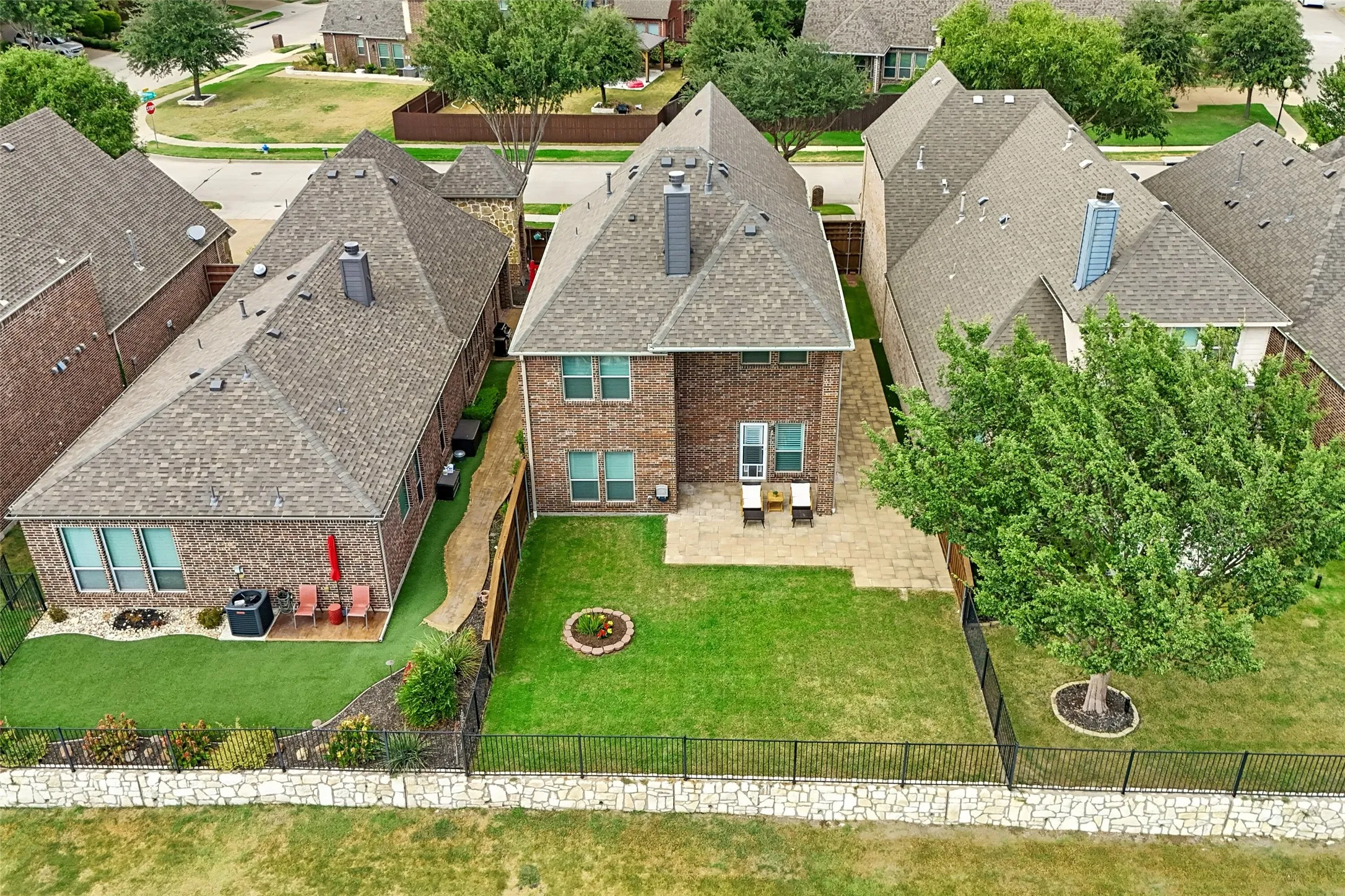 Single Family Residence For Sale in Collin County , 9709 Bardmore Place, Mc Kinney, Texas 75072, 3 Bedroom, 3 Bathroom, 2 Garage spaces, 2,643 Sqft, built in 2012, mls#21378326, Real Estate Agent in Mc Kinney, Homes For Sale in Collin county, Homes For Sale in Mc Kinney, Realtor in Mc Kinney Texas, Real Estate Brokerage Independent Realty Texas, Luminita Cordes Realtor