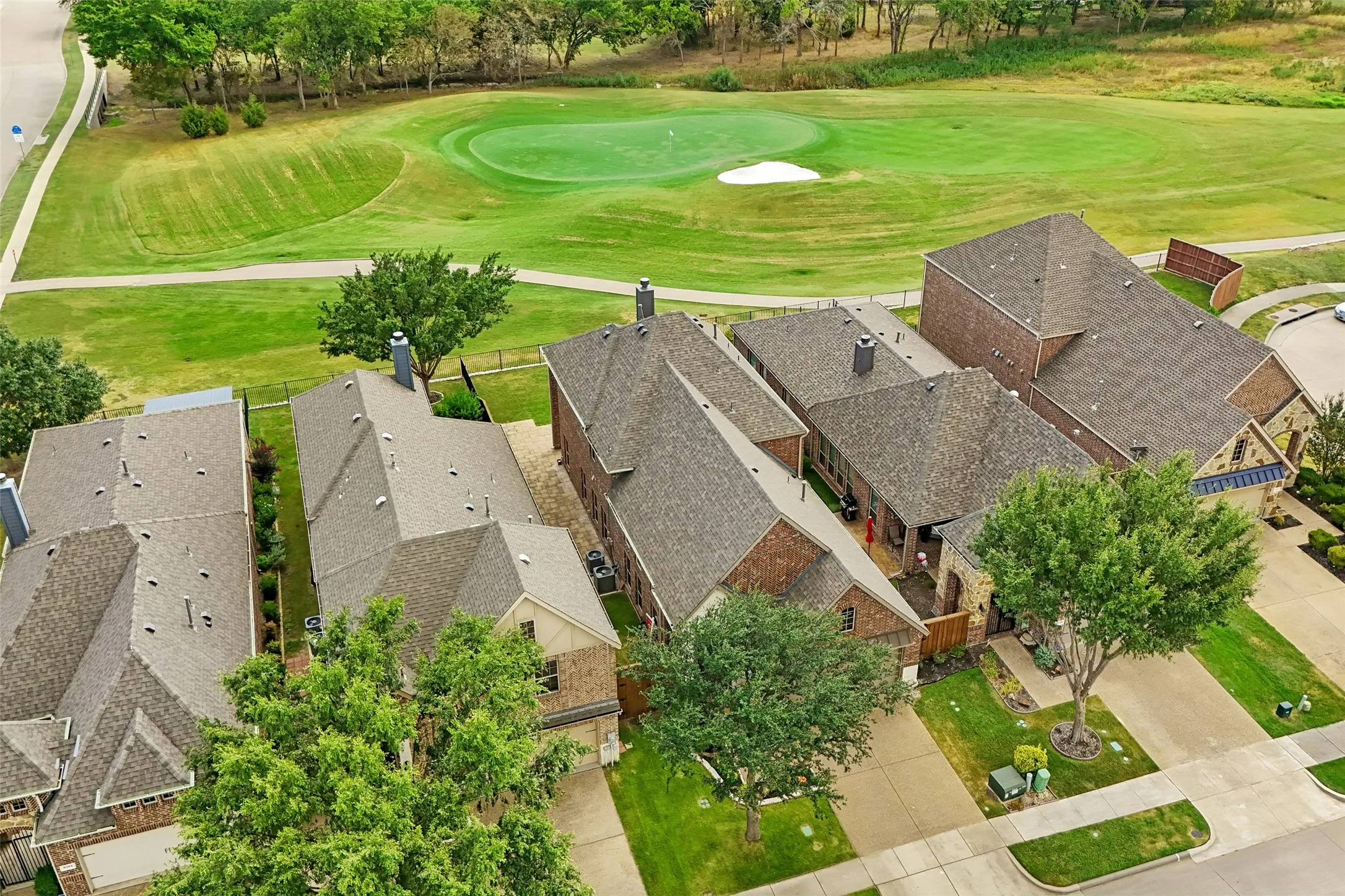 Single Family Residence For Sale in Collin County , 9709 Bardmore Place, Mc Kinney, Texas 75072, 3 Bedroom, 3 Bathroom, 2 Garage spaces, 2,643 Sqft, built in 2012, mls#21378326, Real Estate Agent in Mc Kinney, Homes For Sale in Collin county, Homes For Sale in Mc Kinney, Realtor in Mc Kinney Texas, Real Estate Brokerage Independent Realty Texas, Luminita Cordes Realtor