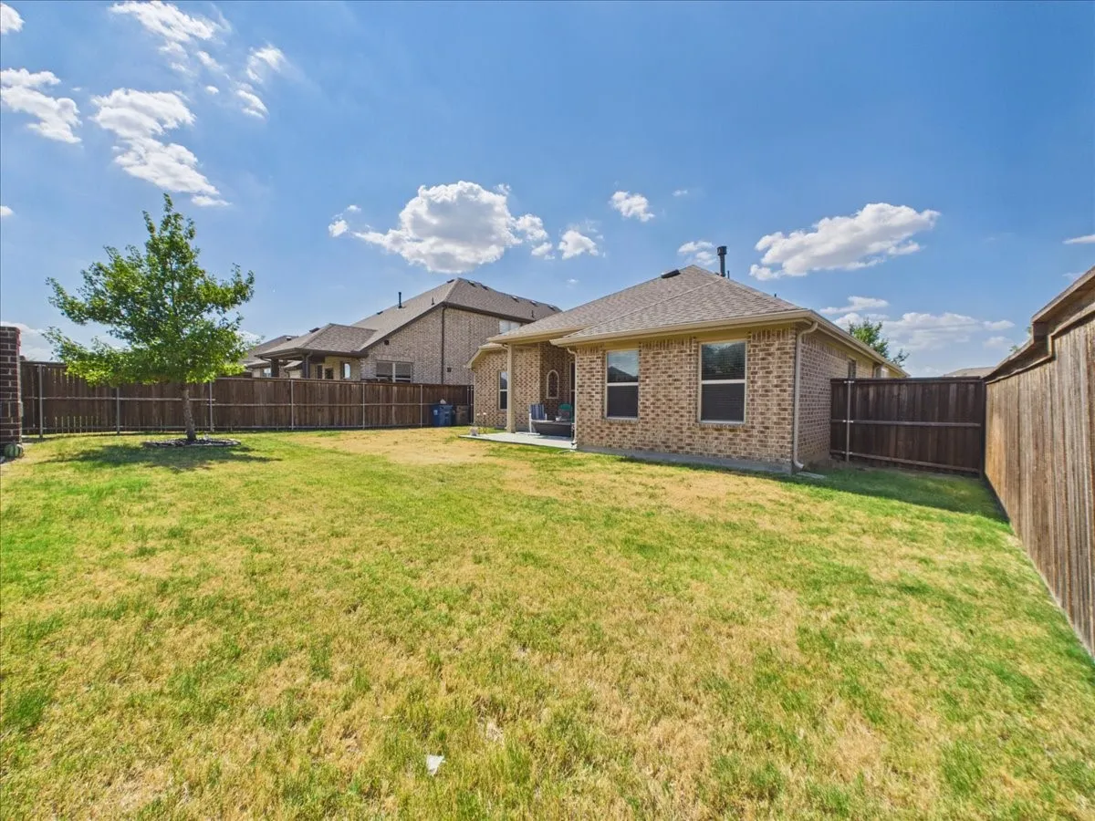 Single Family Residence For Sale in Denton County , 4709 London Avenue, Celina, Texas 76227, 3 Bedroom, 2 Bathroom, 2 Garage spaces, 1,874 Sqft, built in 2018, mls#21379136, Real Estate Agent in Celina, Homes For Sale in Denton county, Homes For Sale in Celina, Realtor in Celina Texas, Real Estate Brokerage Independent Realty Texas, Luminita Cordes Realtor