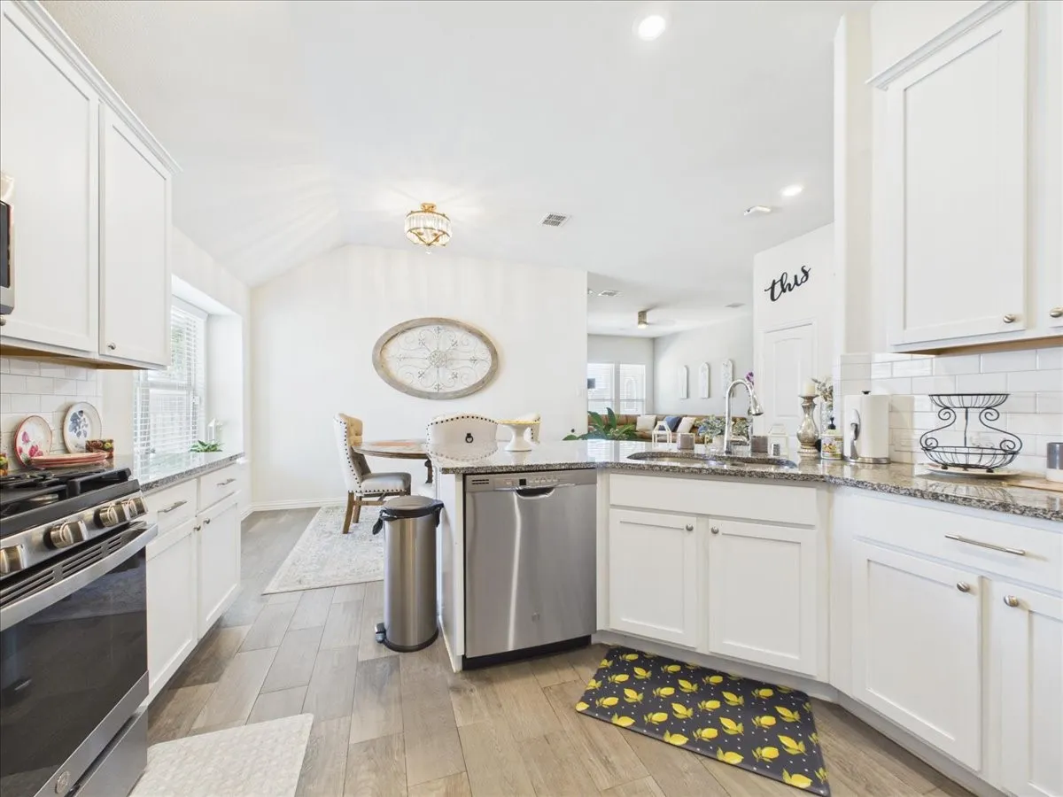 Single Family Residence For Sale in Denton County , 4709 London Avenue, Celina, Texas 76227, 3 Bedroom, 2 Bathroom, 2 Garage spaces, 1,874 Sqft, built in 2018, mls#21379136, Real Estate Agent in Celina, Homes For Sale in Denton county, Homes For Sale in Celina, Realtor in Celina Texas, Real Estate Brokerage Independent Realty Texas, Luminita Cordes Realtor