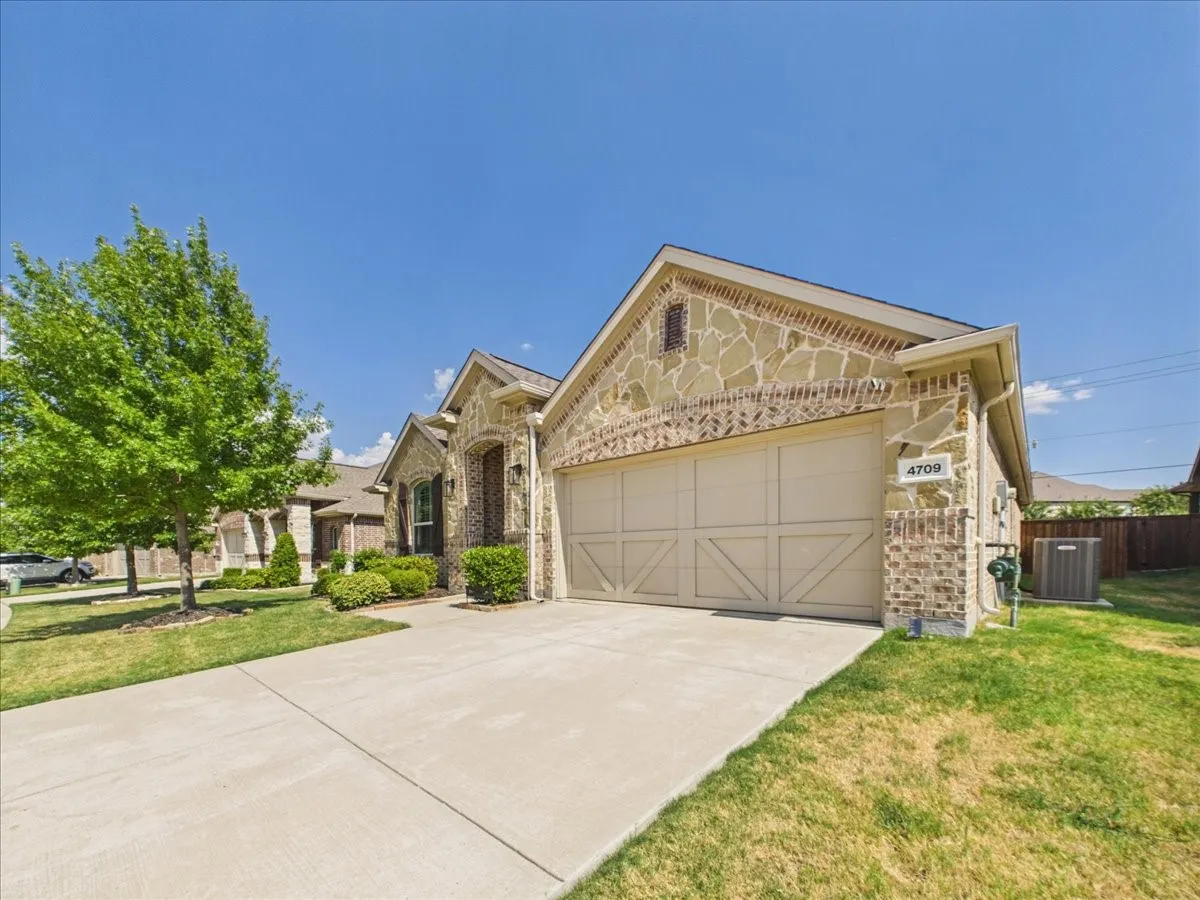 Single Family Residence For Sale in Denton County , 4709 London Avenue, Celina, Texas 76227, 3 Bedroom, 2 Bathroom, 2 Garage spaces, 1,874 Sqft, built in 2018, mls#21379136, Real Estate Agent in Celina, Homes For Sale in Denton county, Homes For Sale in Celina, Realtor in Celina Texas, Real Estate Brokerage Independent Realty Texas, Luminita Cordes Realtor