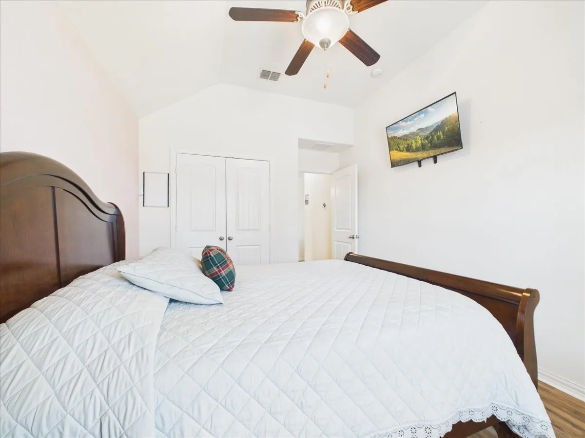 Single Family Residence For Sale in Denton County , 4709 London Avenue, Celina, Texas 76227, 3 Bedroom, 2 Bathroom, 2 Garage spaces, 1,874 Sqft, built in 2018, mls#21379136, Real Estate Agent in Celina, Homes For Sale in Denton county, Homes For Sale in Celina, Realtor in Celina Texas, Real Estate Brokerage Independent Realty Texas, Luminita Cordes Realtor