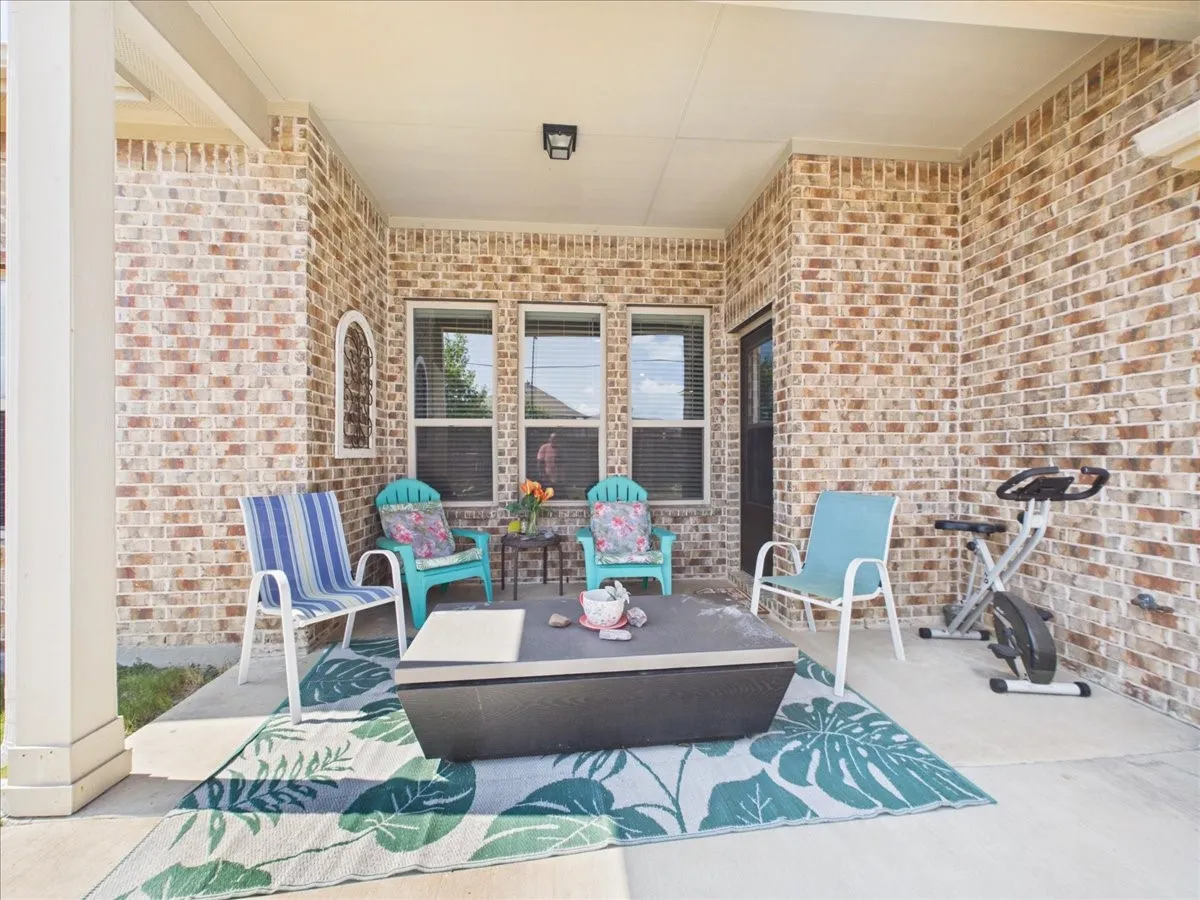 Single Family Residence For Sale in Denton County , 4709 London Avenue, Celina, Texas 76227, 3 Bedroom, 2 Bathroom, 2 Garage spaces, 1,874 Sqft, built in 2018, mls#21379136, Real Estate Agent in Celina, Homes For Sale in Denton county, Homes For Sale in Celina, Realtor in Celina Texas, Real Estate Brokerage Independent Realty Texas, Luminita Cordes Realtor
