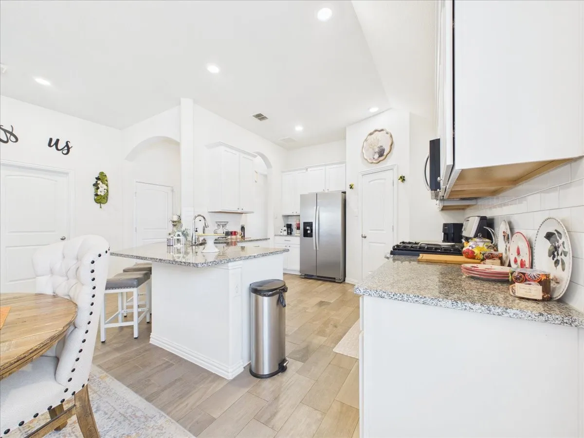 Single Family Residence For Sale in Denton County , 4709 London Avenue, Celina, Texas 76227, 3 Bedroom, 2 Bathroom, 2 Garage spaces, 1,874 Sqft, built in 2018, mls#21379136, Real Estate Agent in Celina, Homes For Sale in Denton county, Homes For Sale in Celina, Realtor in Celina Texas, Real Estate Brokerage Independent Realty Texas, Luminita Cordes Realtor
